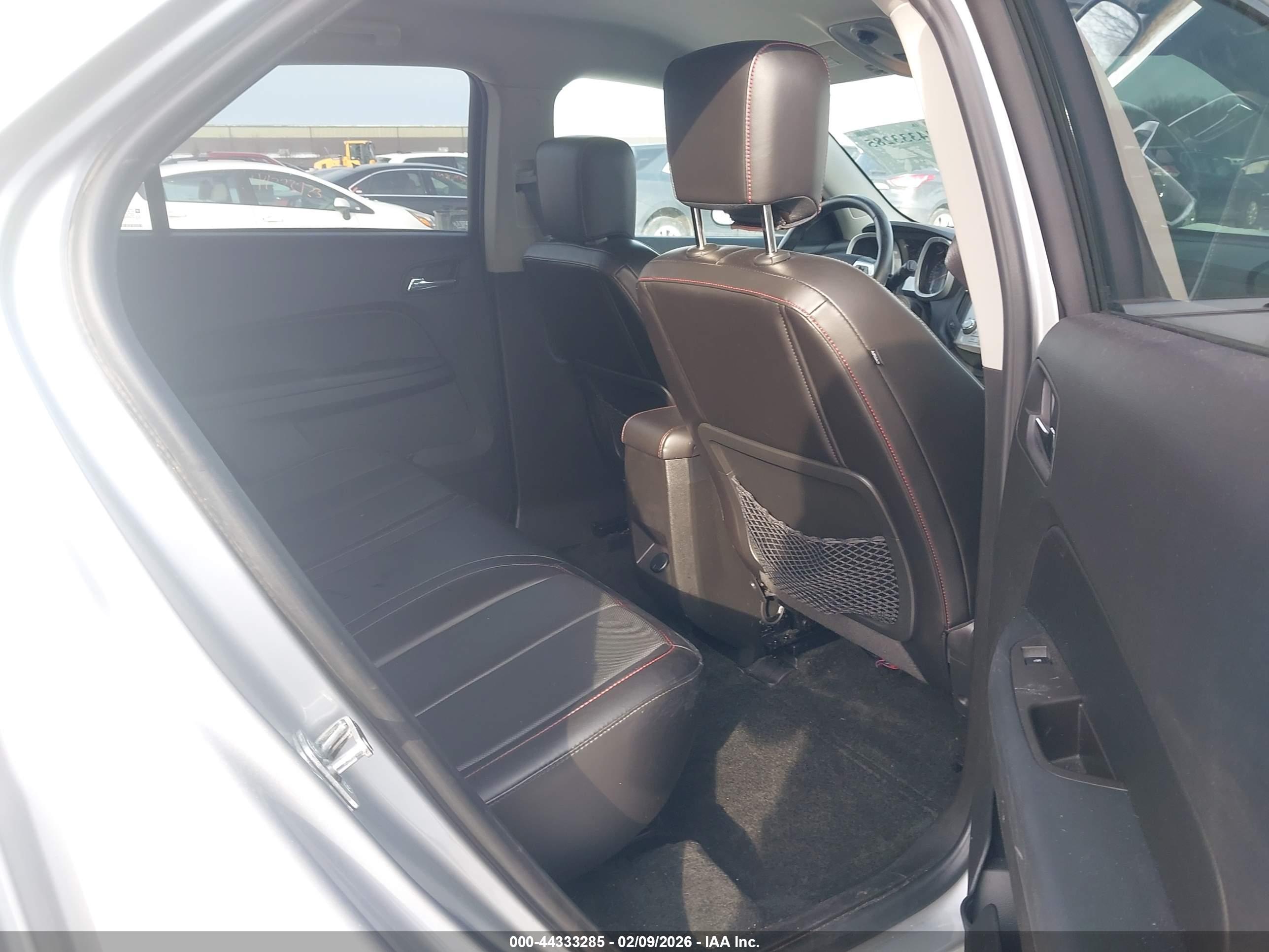 CHEVROLET EQUINOX image 8