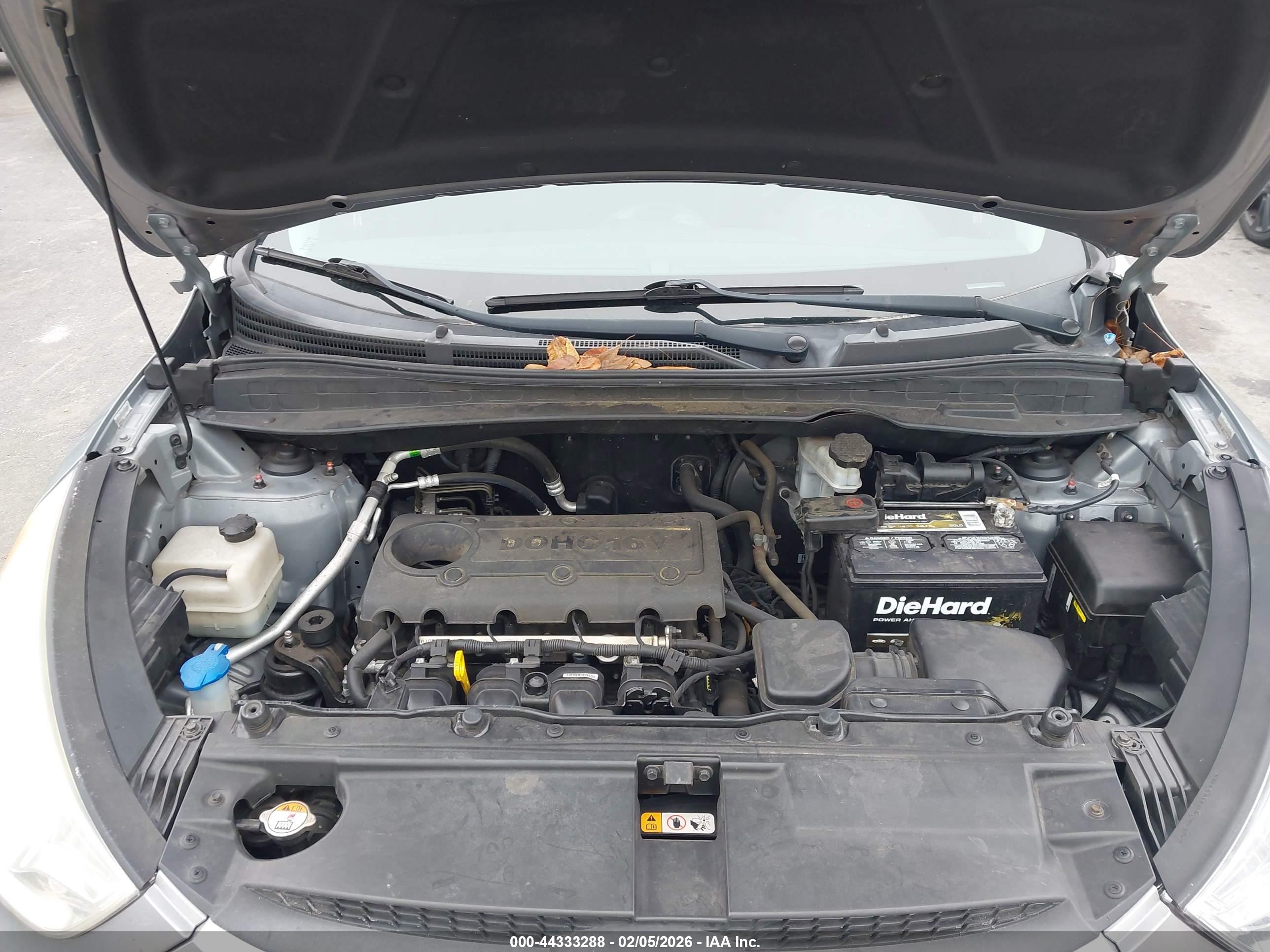 HYUNDAI TUCSON image 10