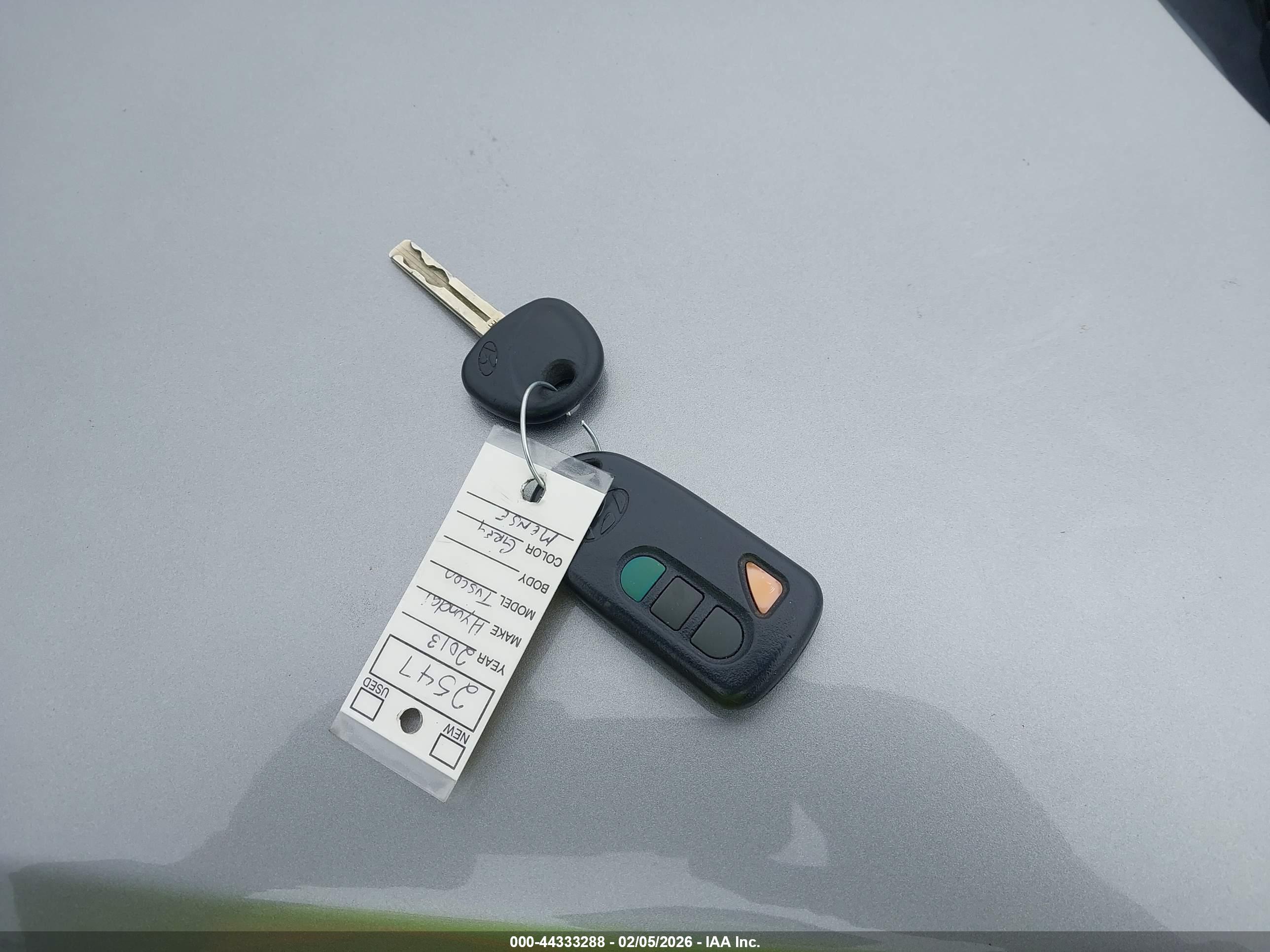HYUNDAI TUCSON image 11