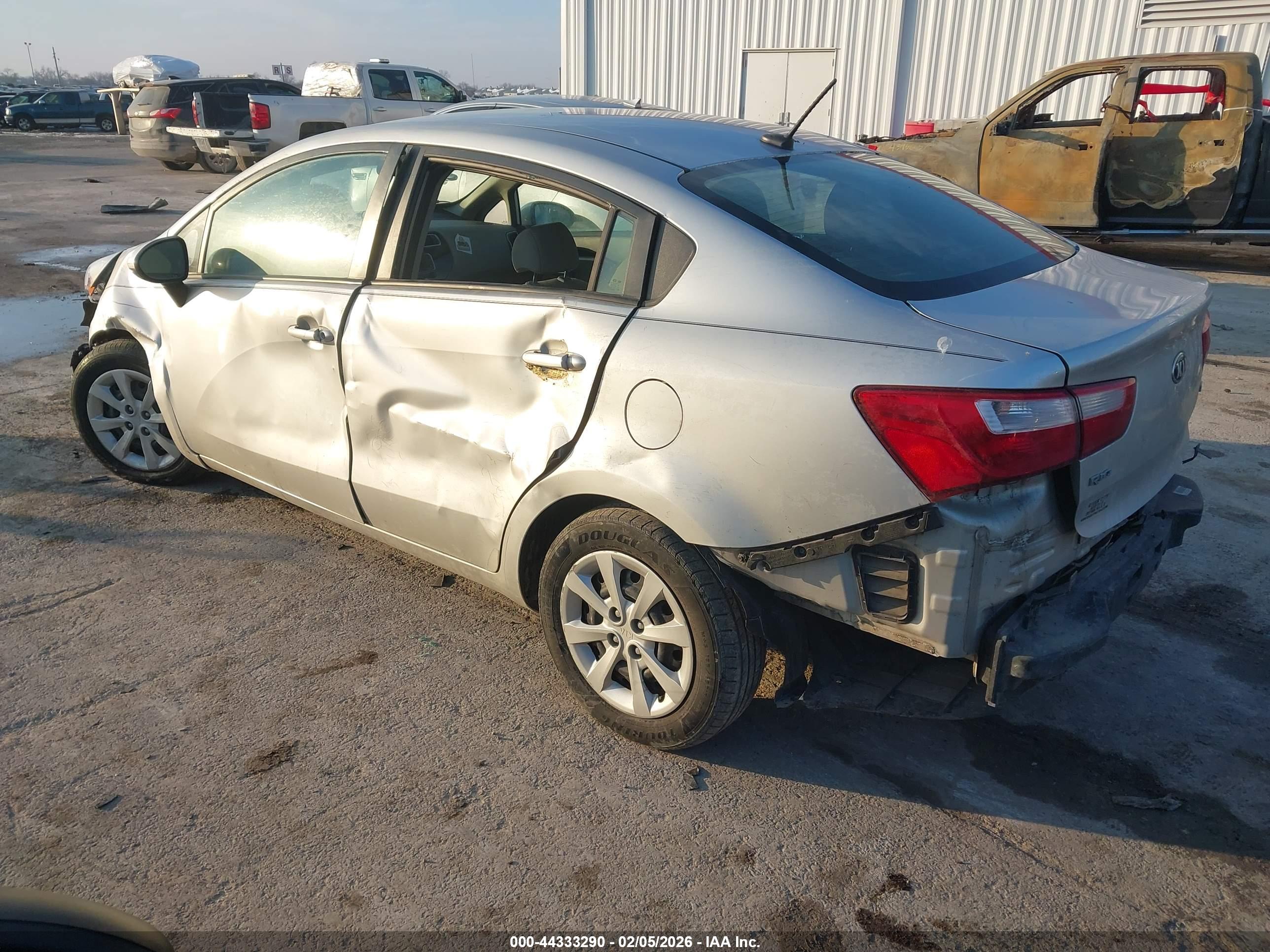 KIA RIO image 3