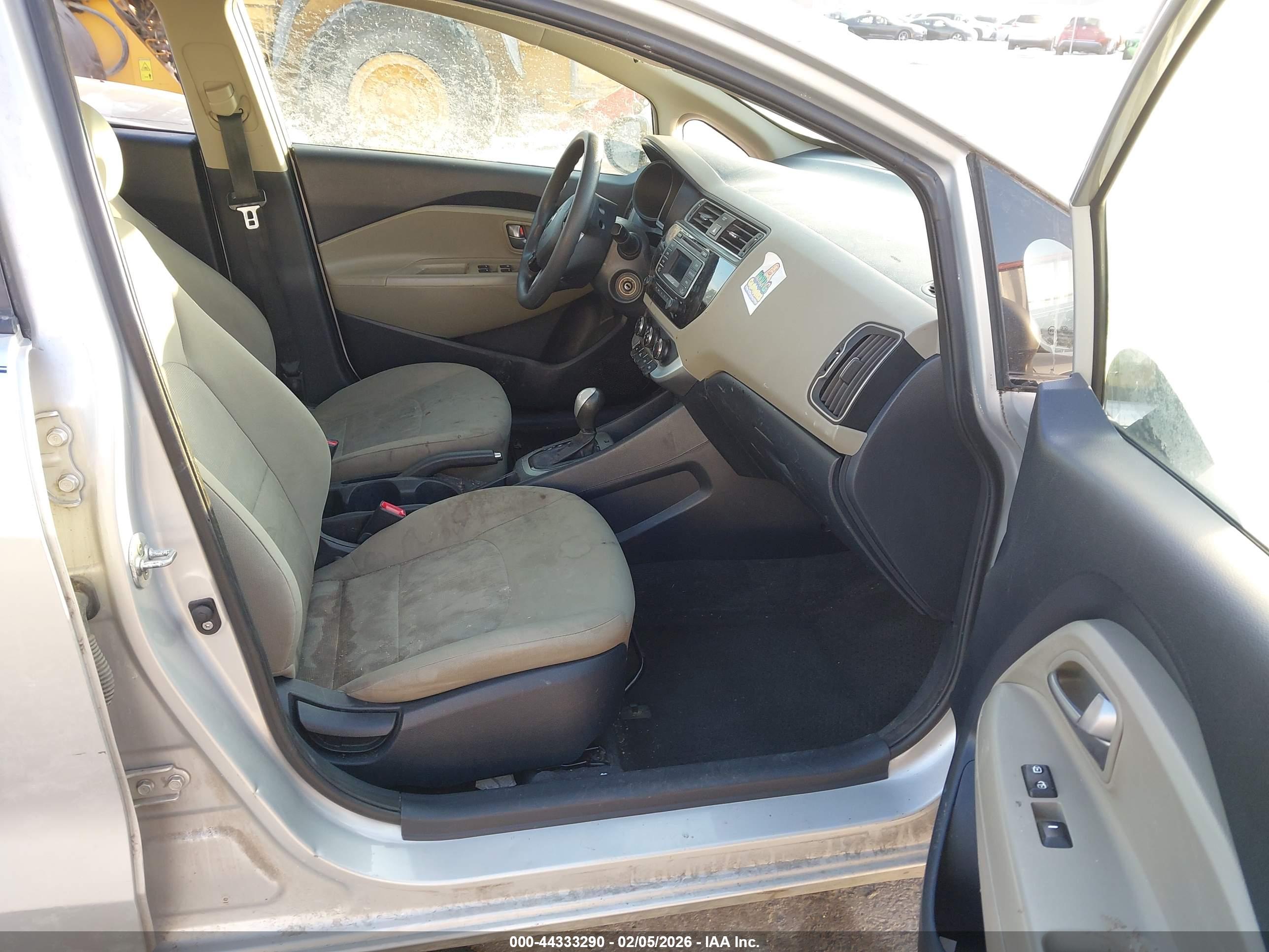 KIA RIO image 5