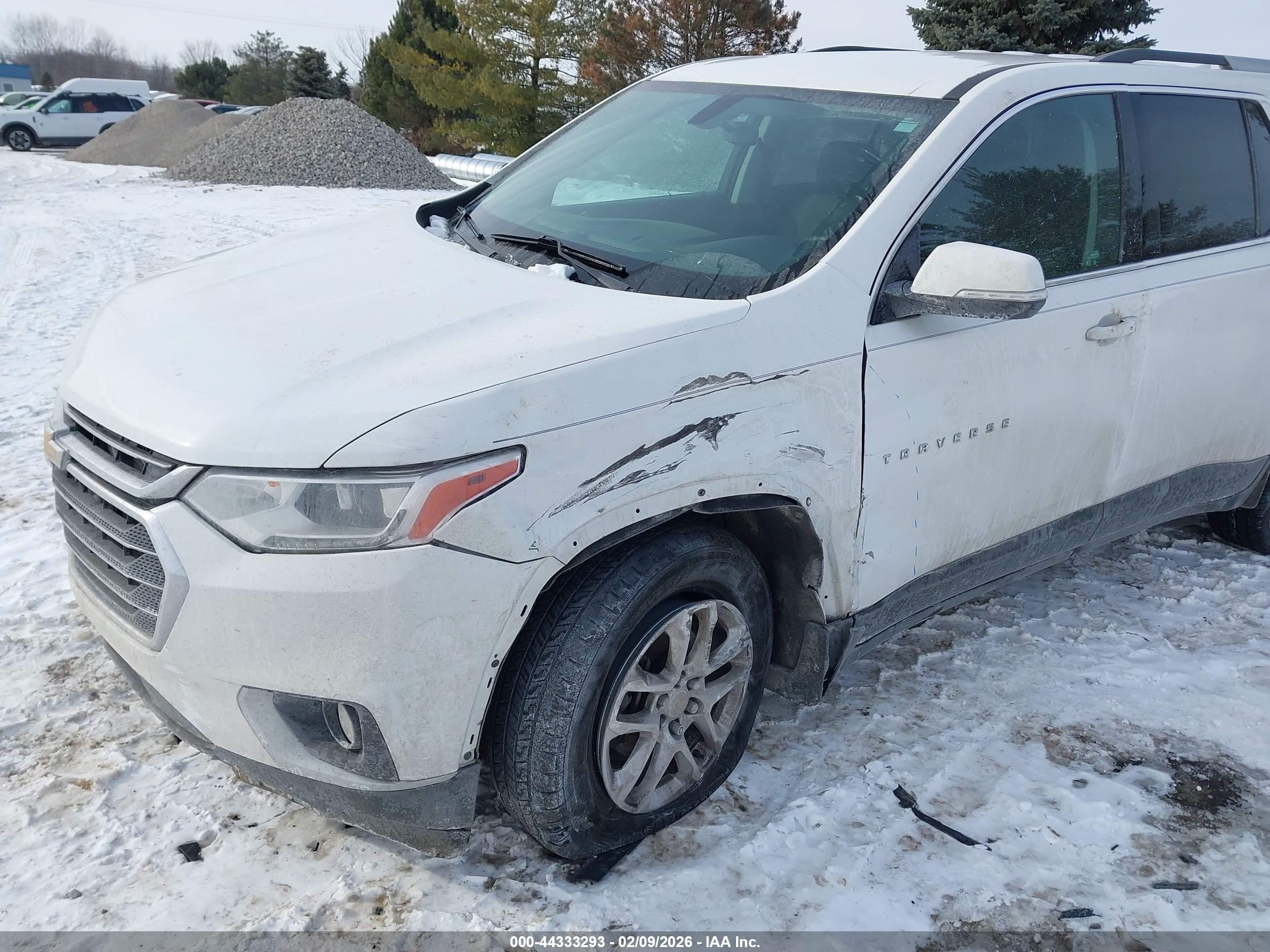 CHEVROLET TRAVERSE image 6