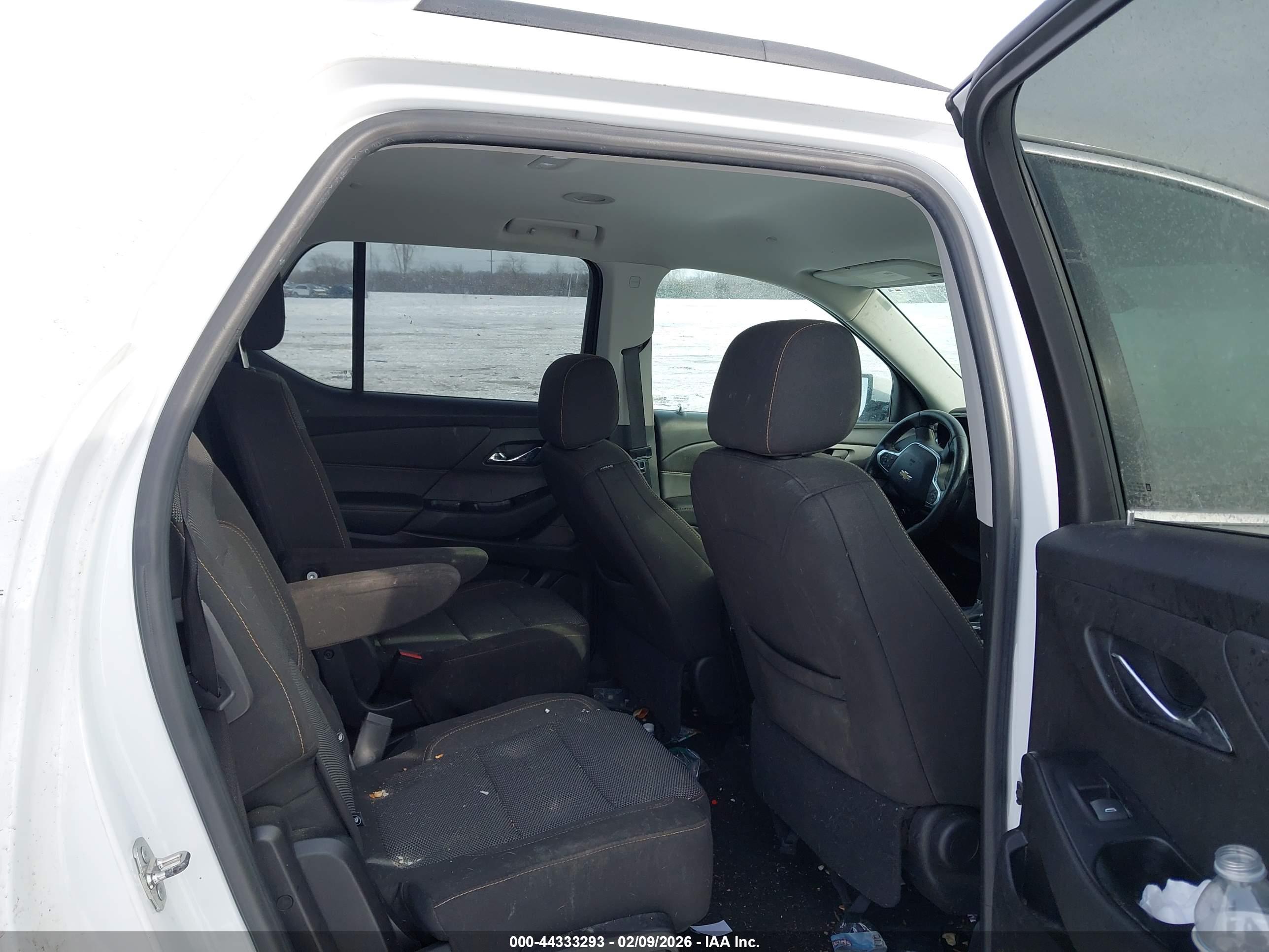 CHEVROLET TRAVERSE image 8