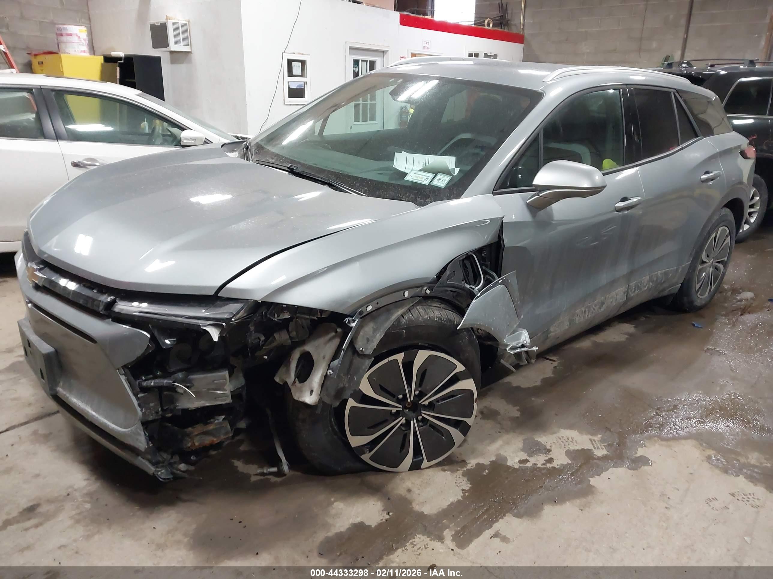 CHEVROLET BLAZER image 2