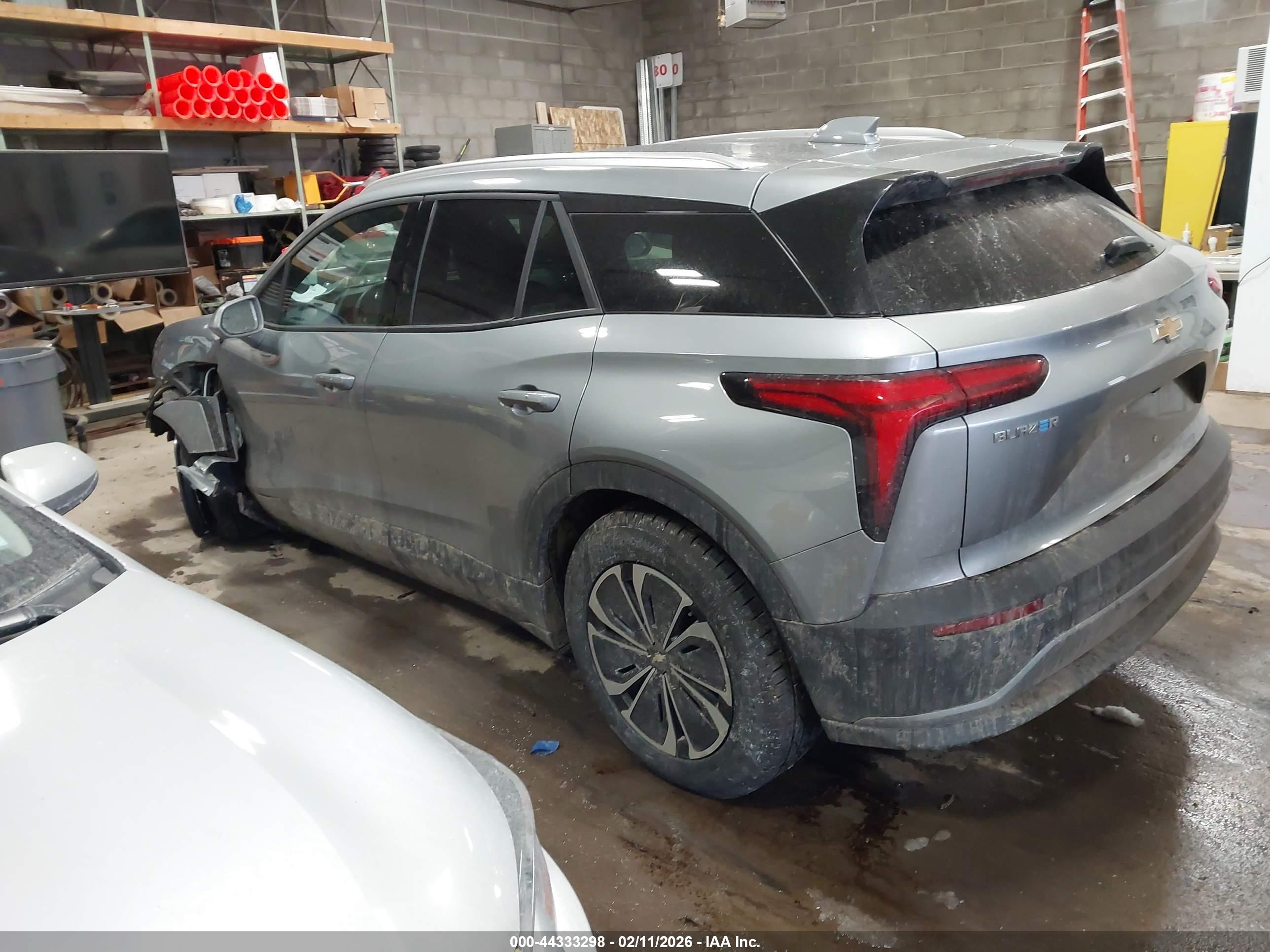 CHEVROLET BLAZER image 3