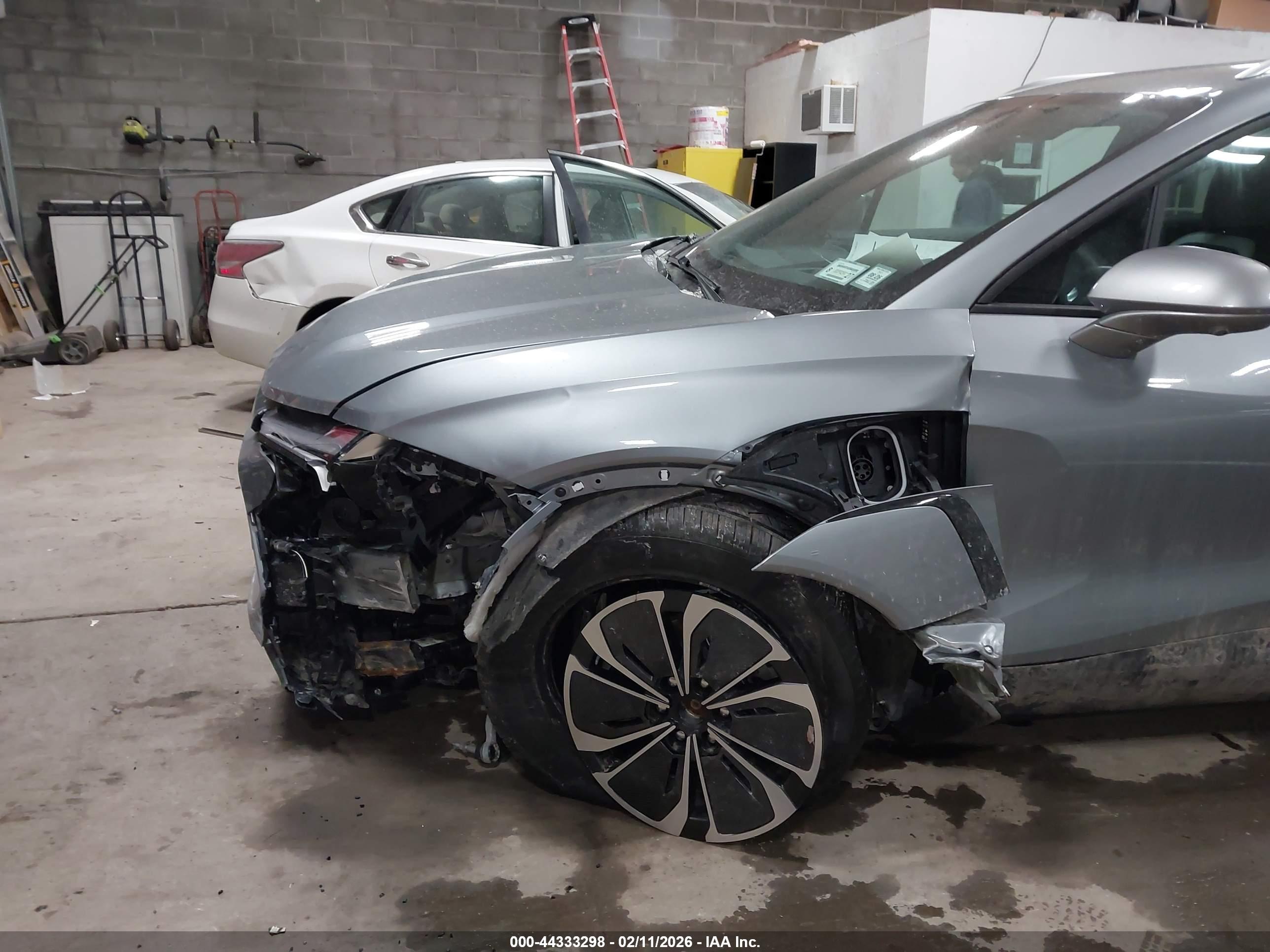 CHEVROLET BLAZER image 6