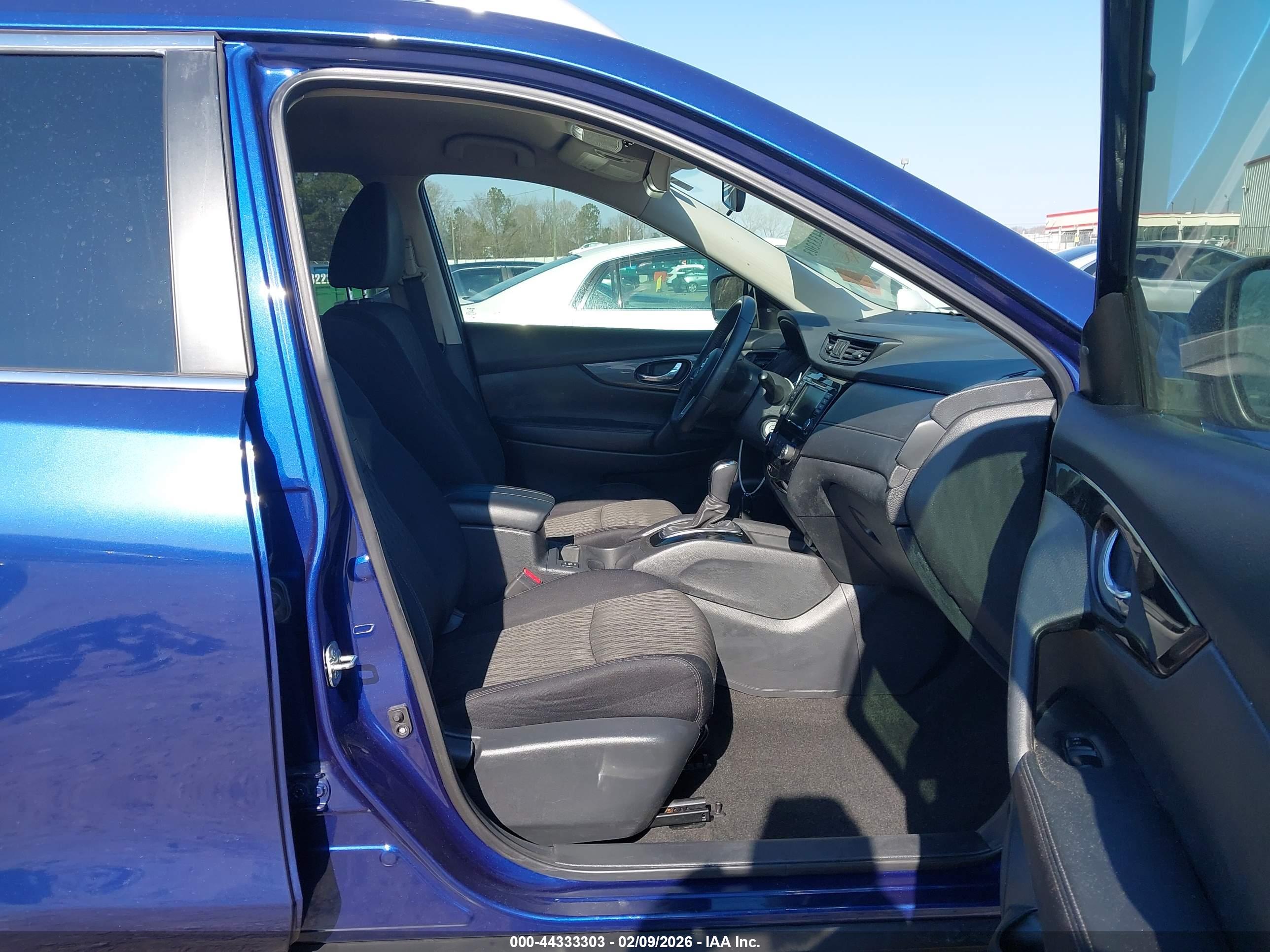 NISSAN ROGUE image 5