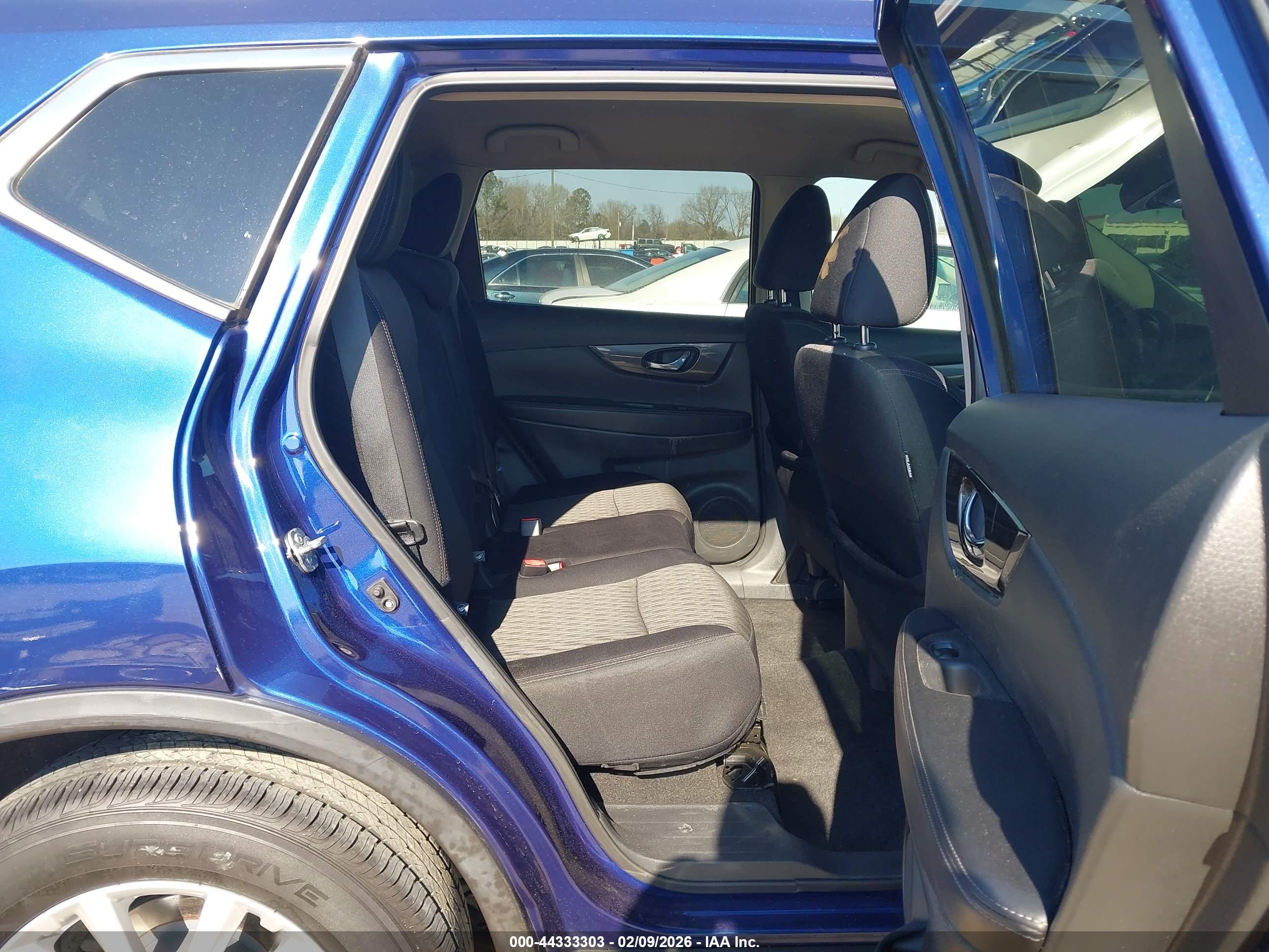 NISSAN ROGUE image 8