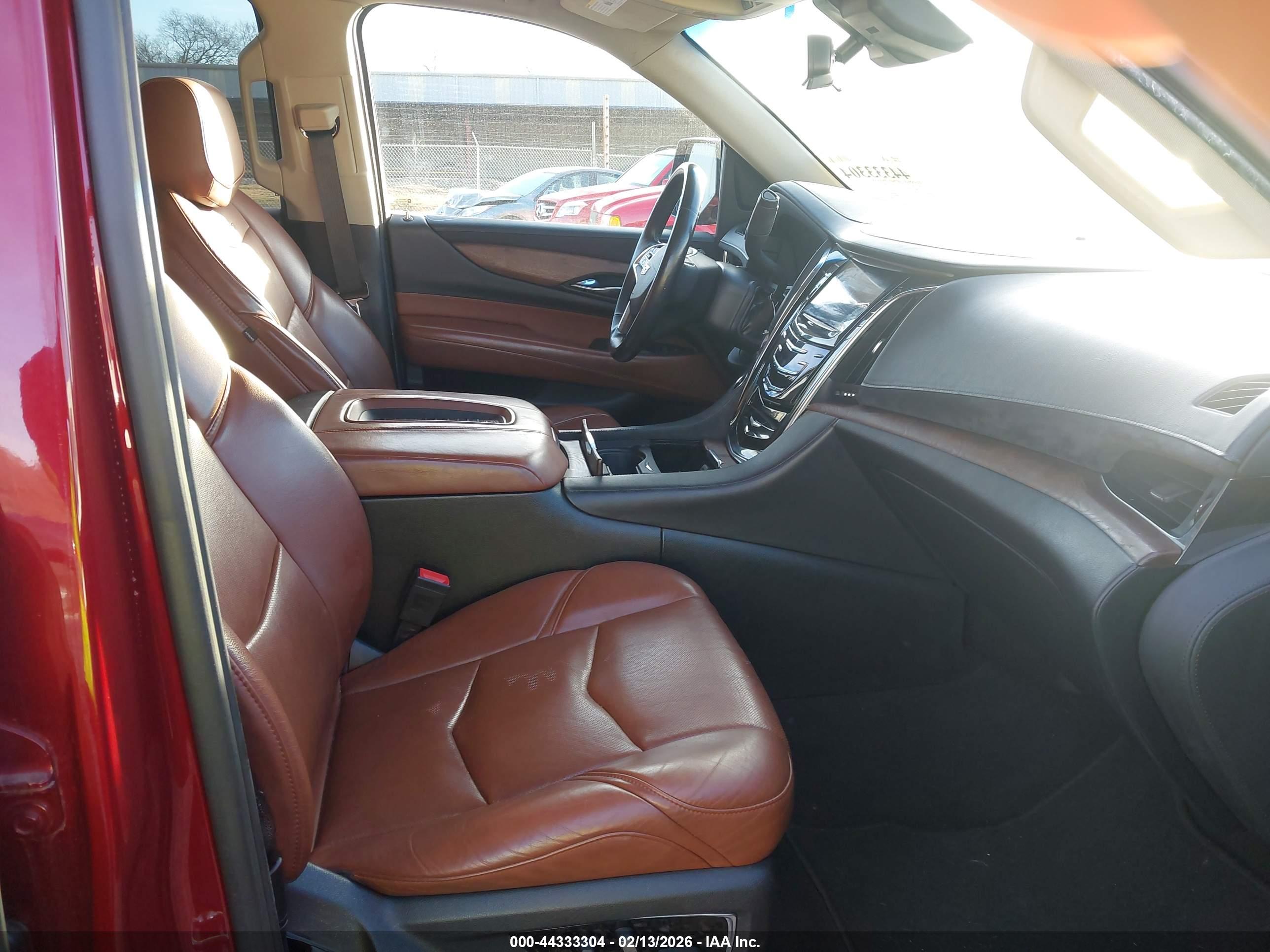 CADILLAC ESCALADE image 5