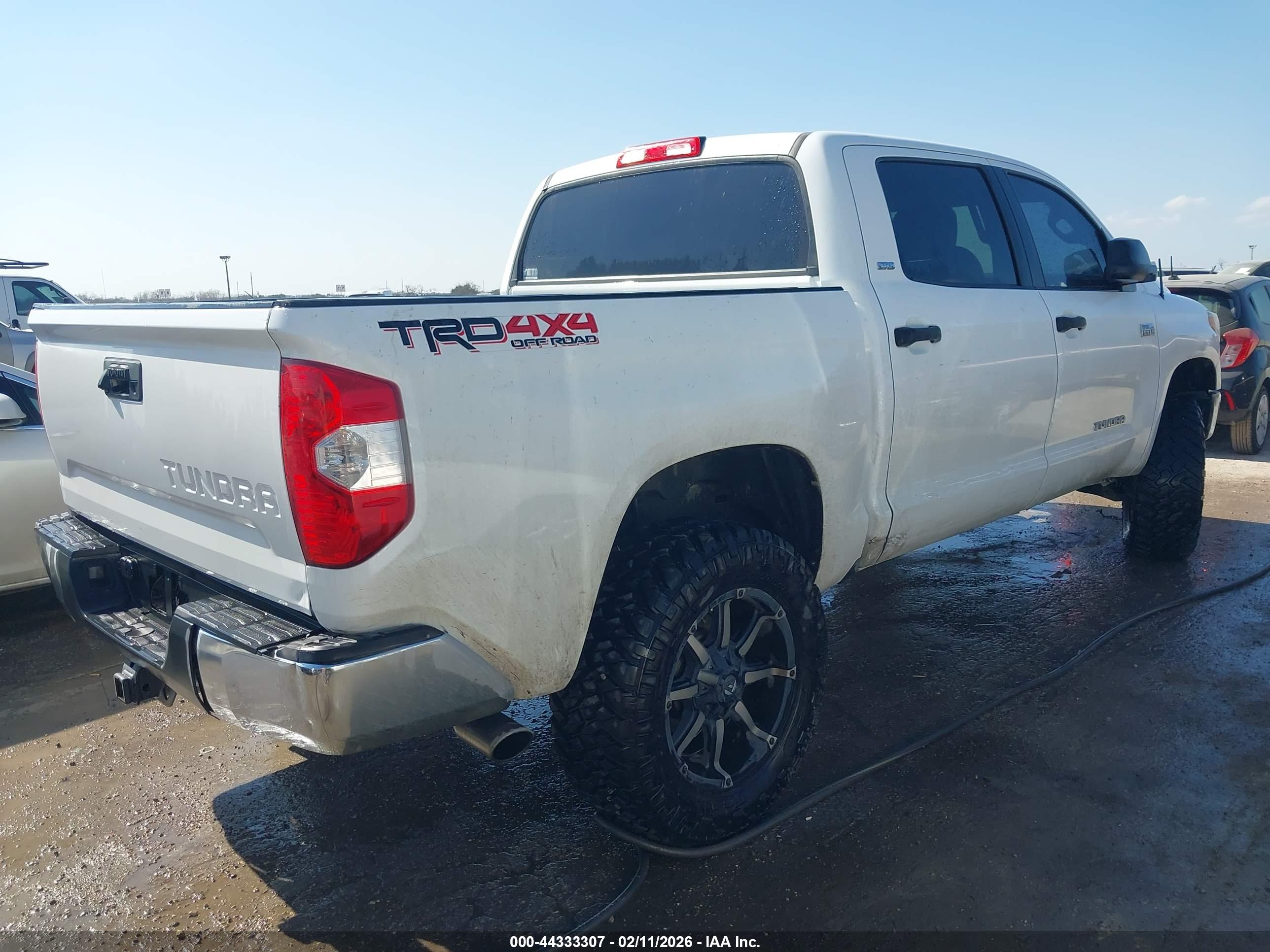 TOYOTA TUNDRA image 4