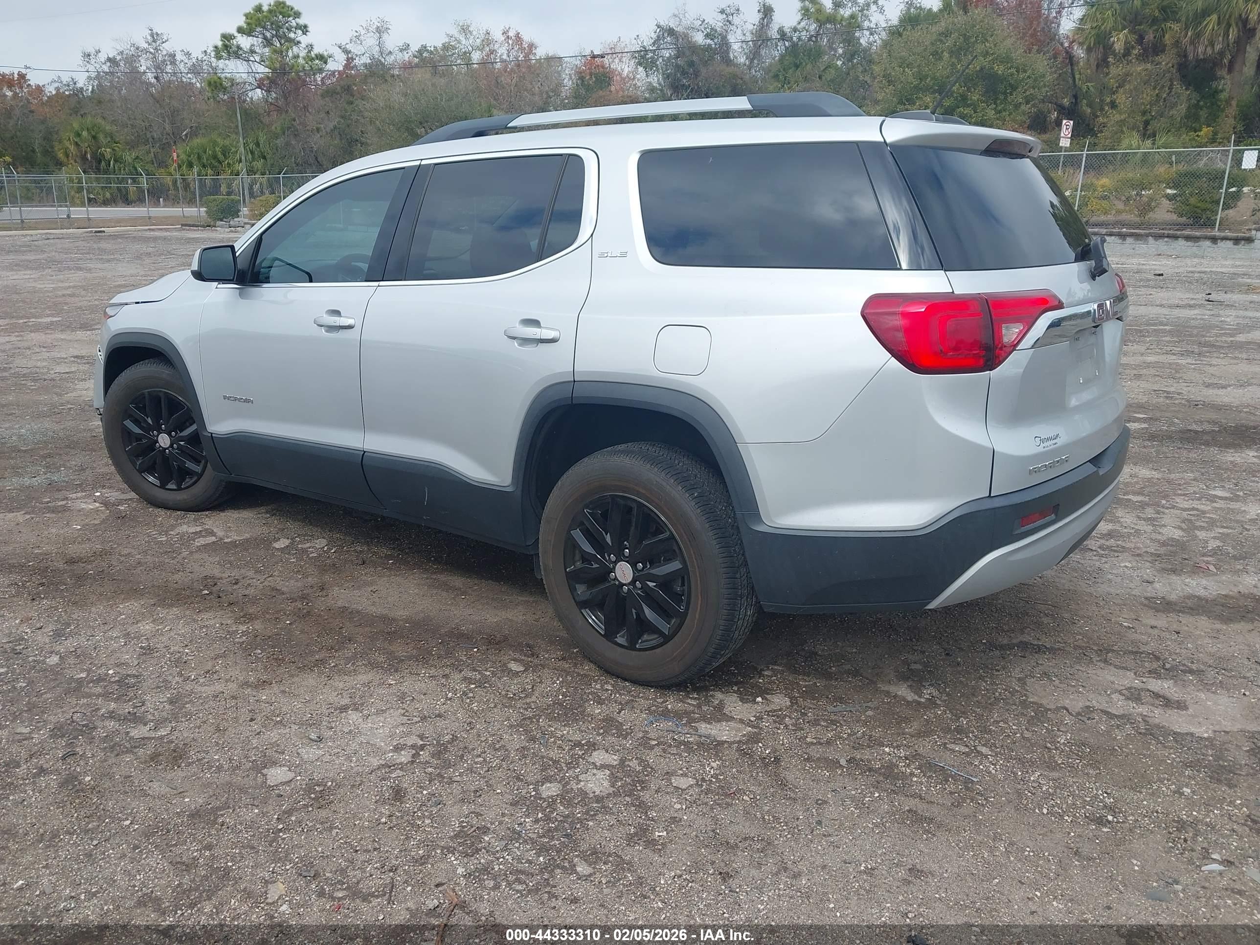 GMC ACADIA image 3