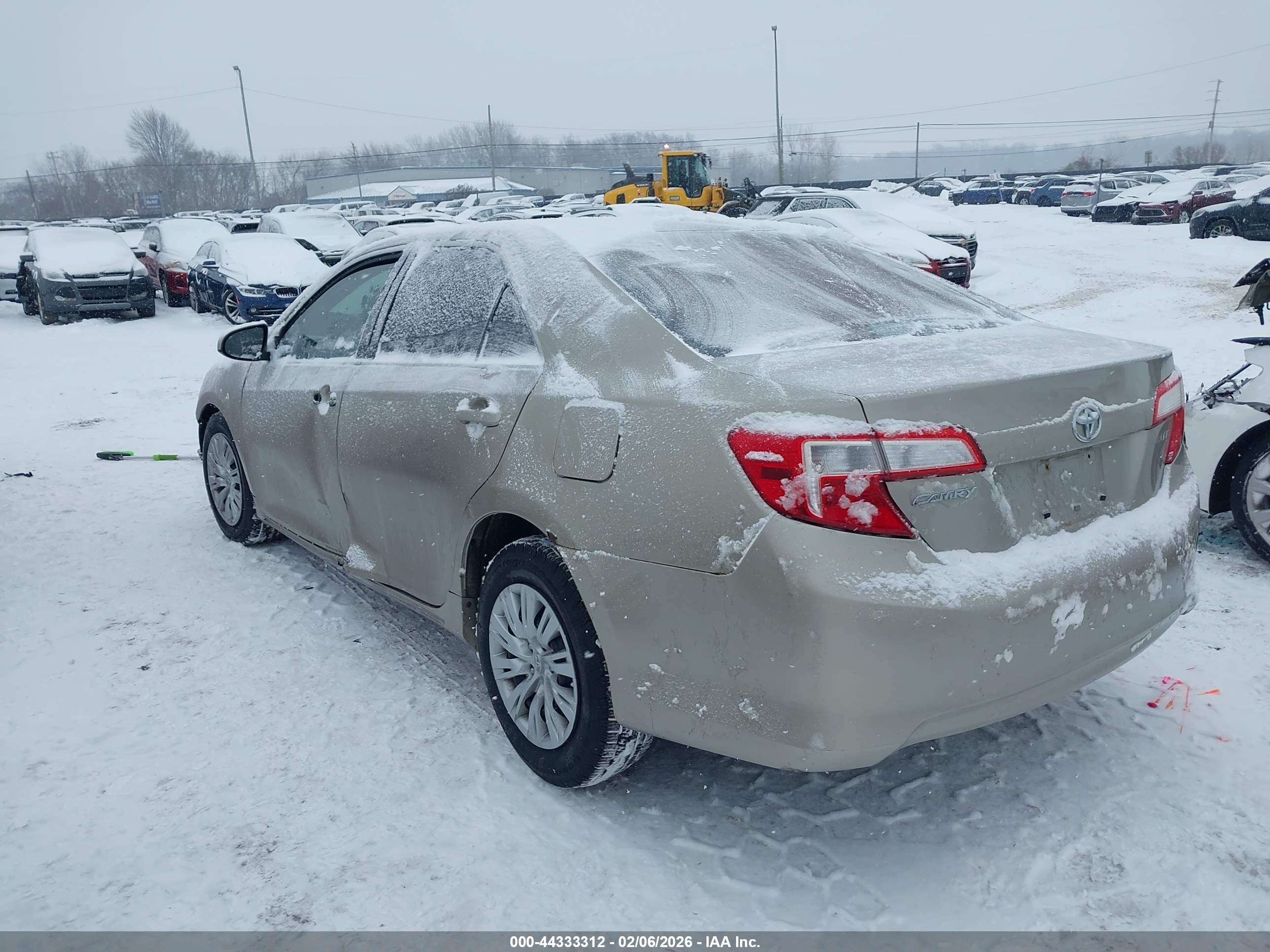 TOYOTA CAMRY image 3