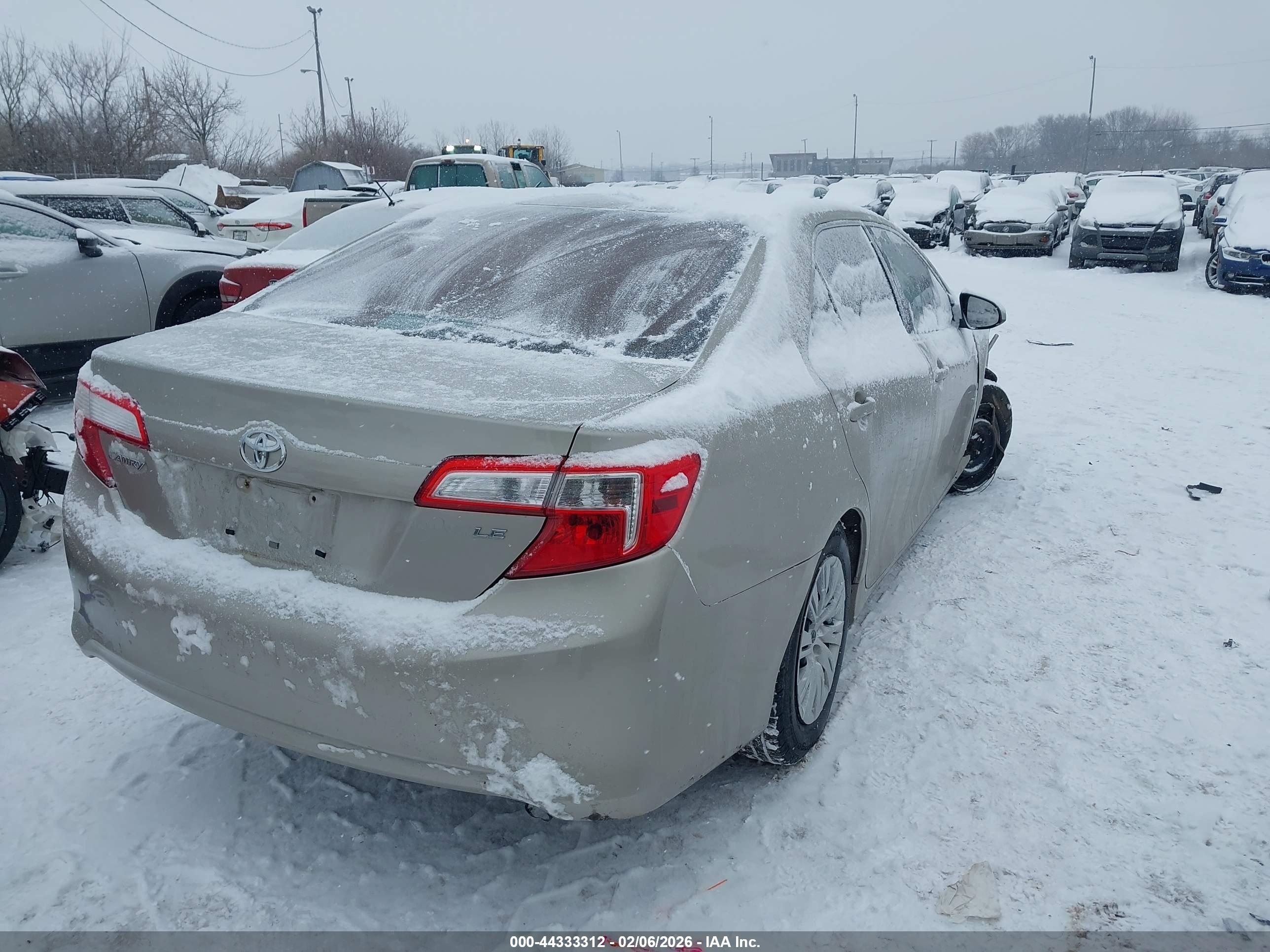 TOYOTA CAMRY image 4