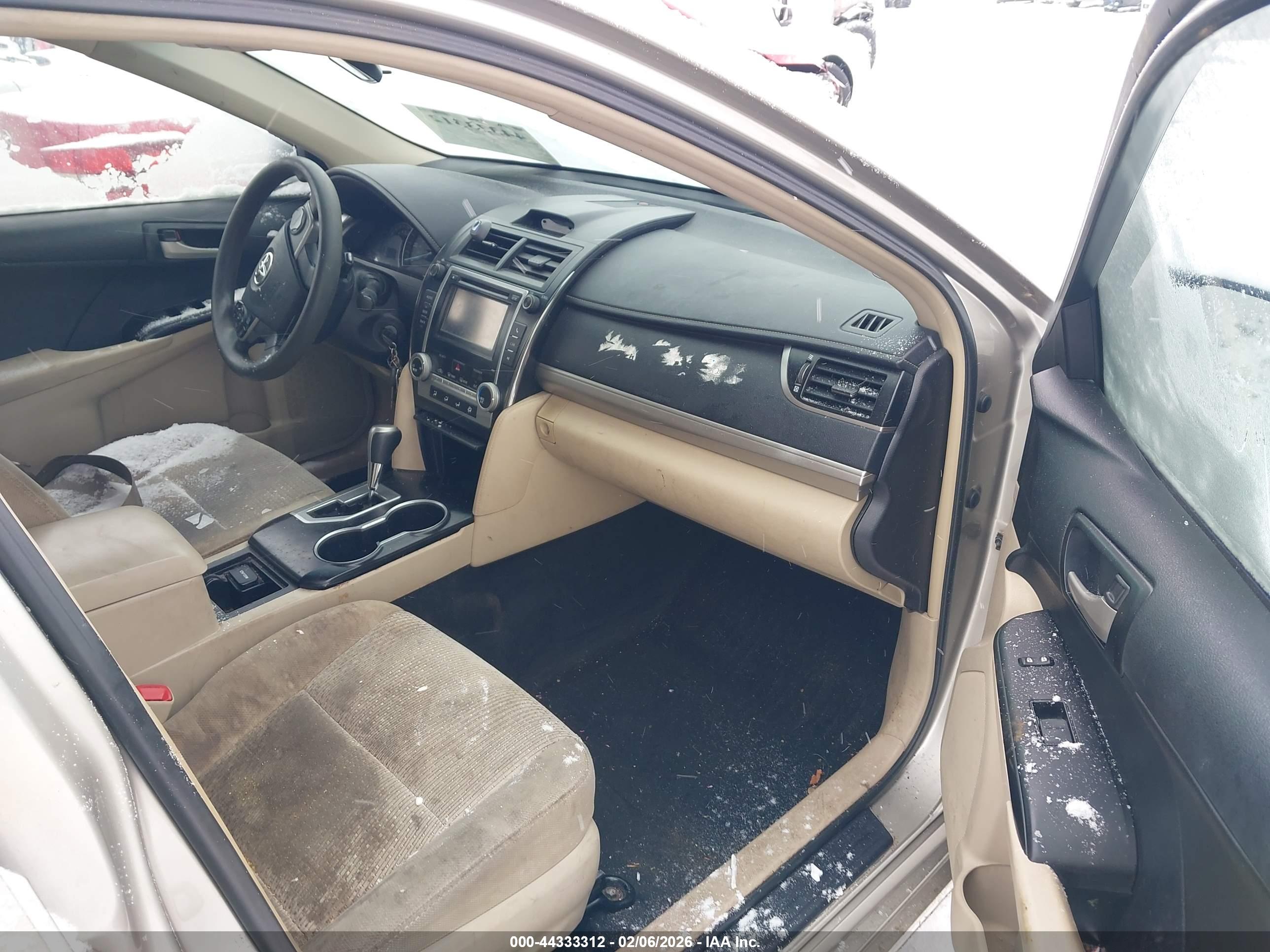 TOYOTA CAMRY image 5