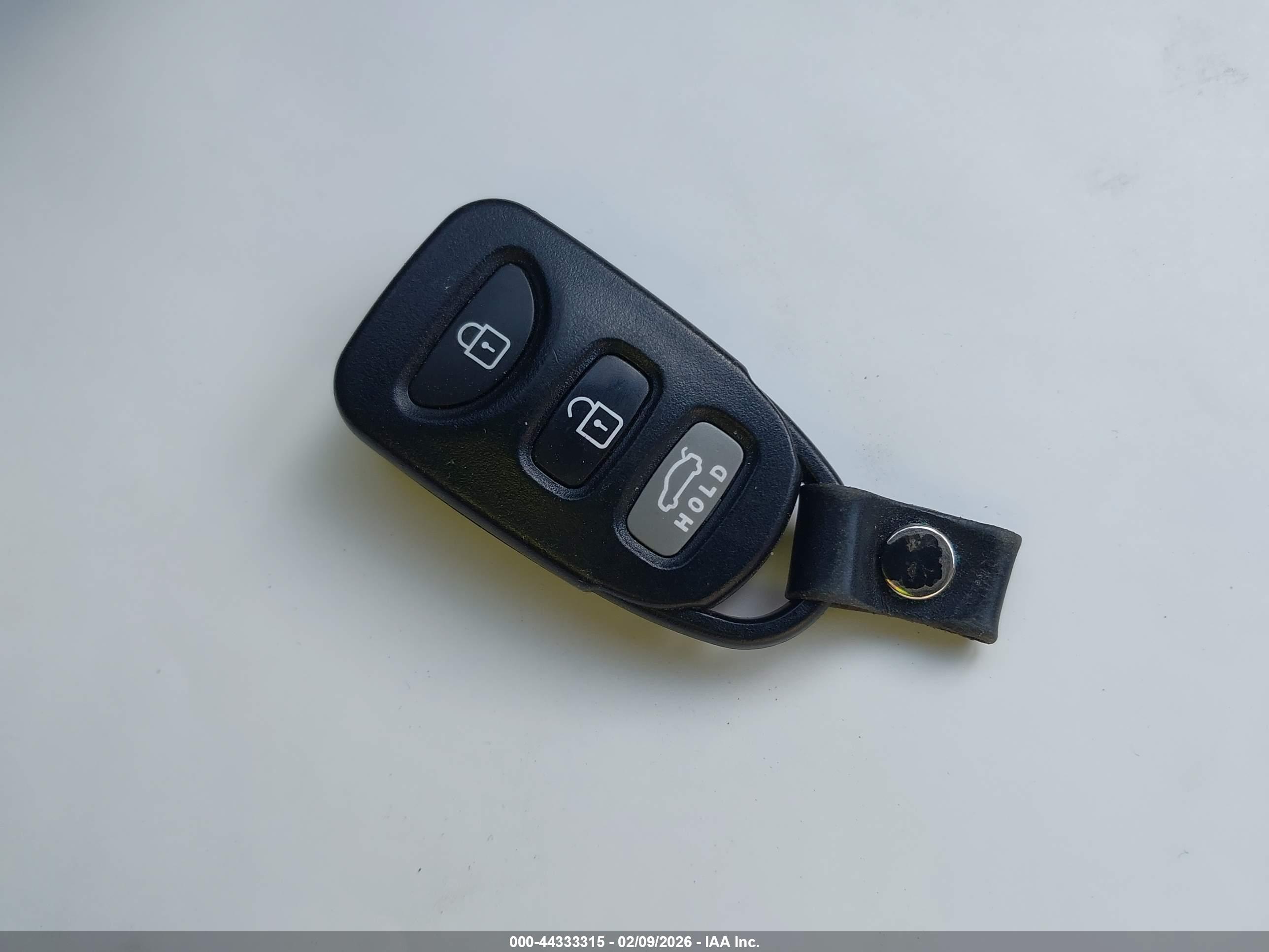 HYUNDAI SANTA image 11