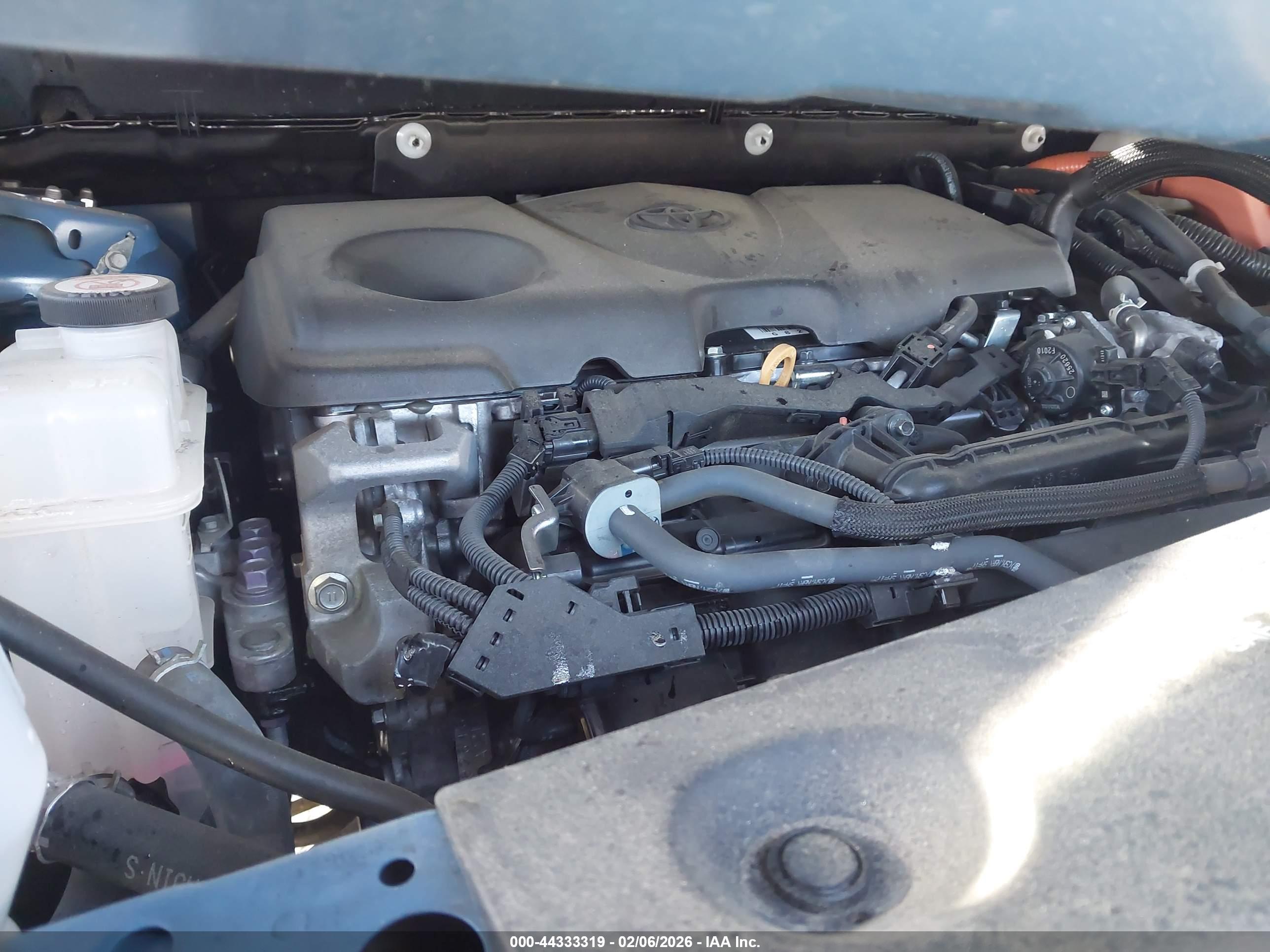 TOYOTA RAV4 image 10