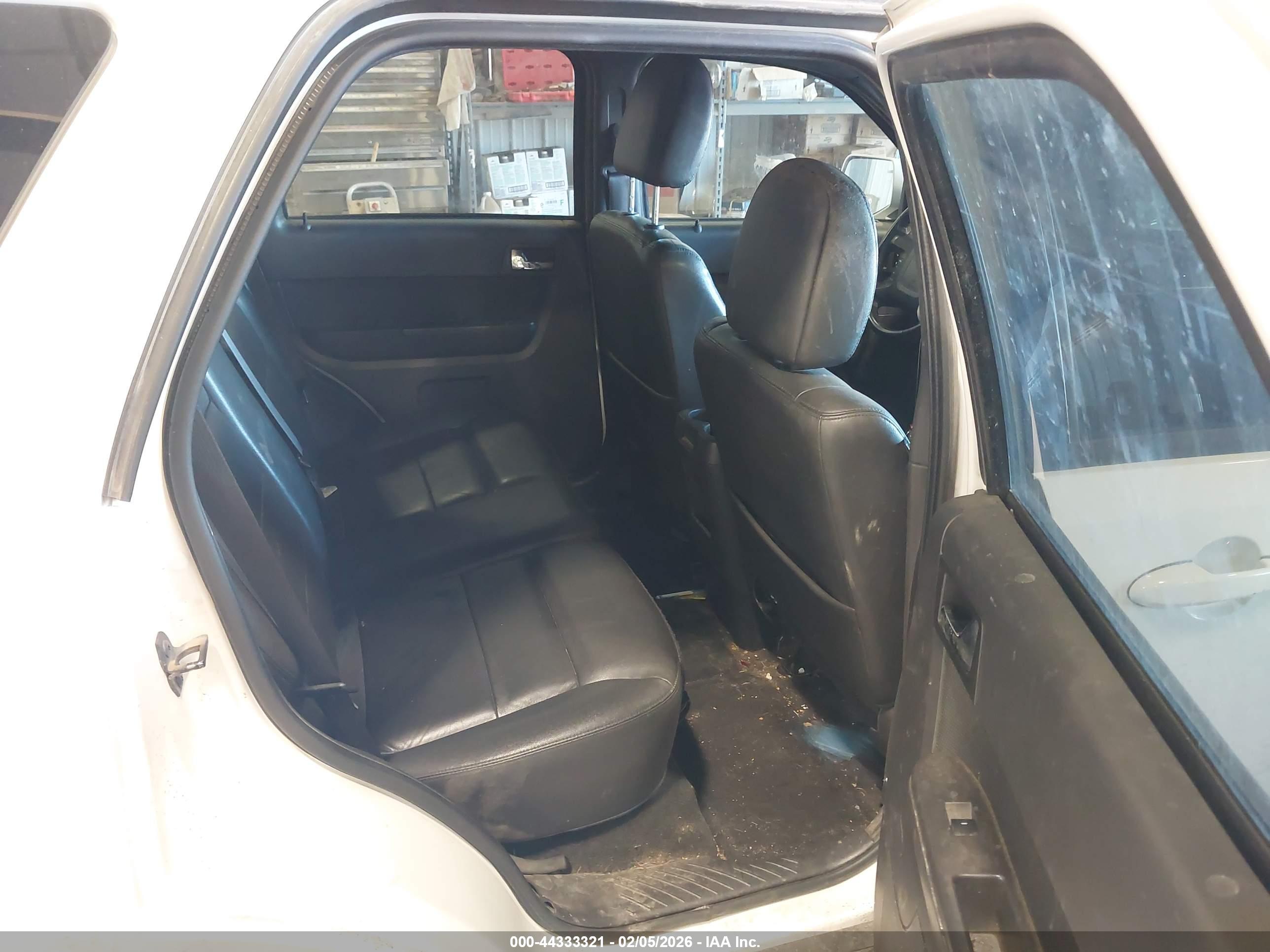 FORD ESCAPE image 8