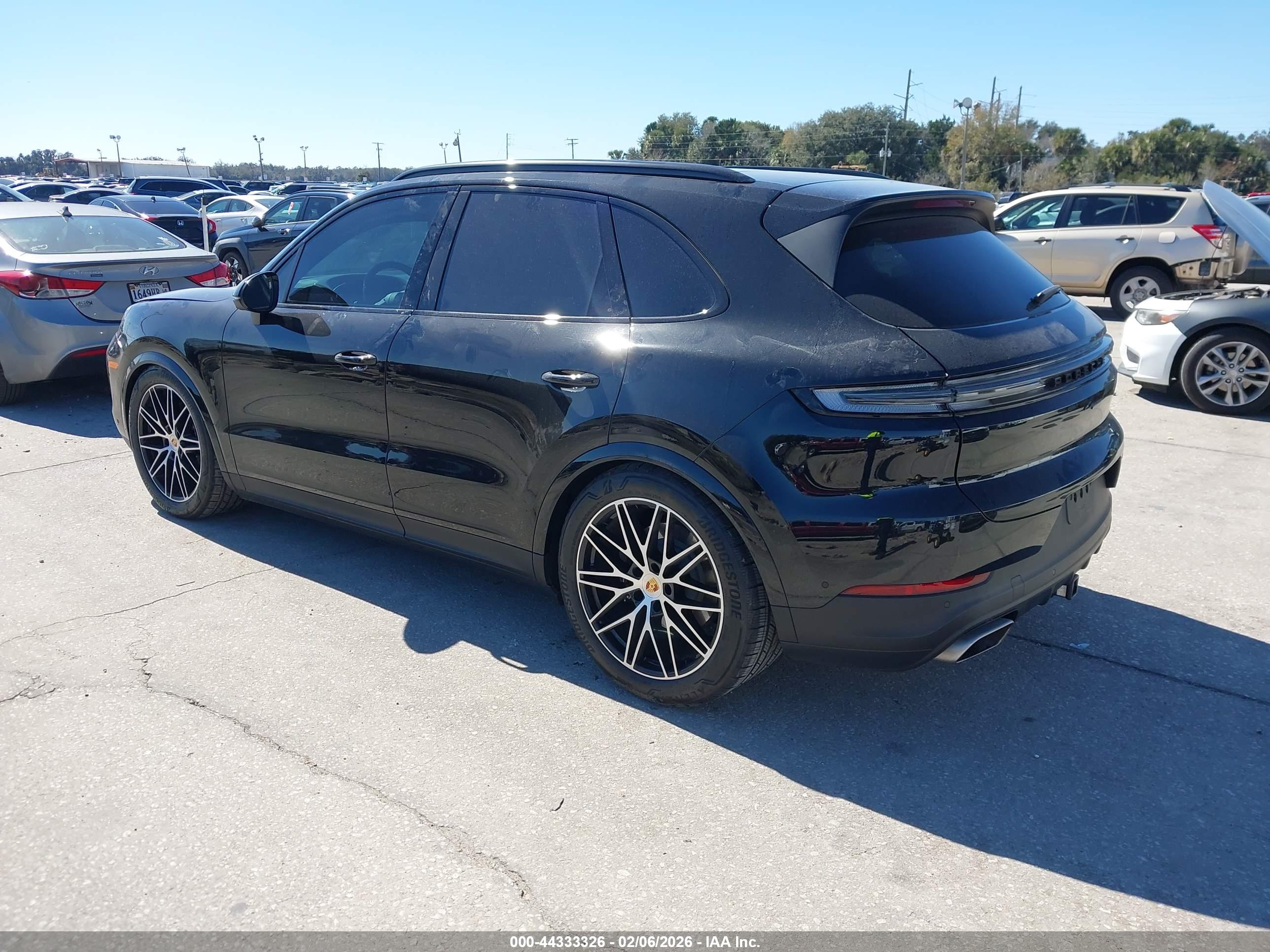 PORSCHE CAYENNE image 3