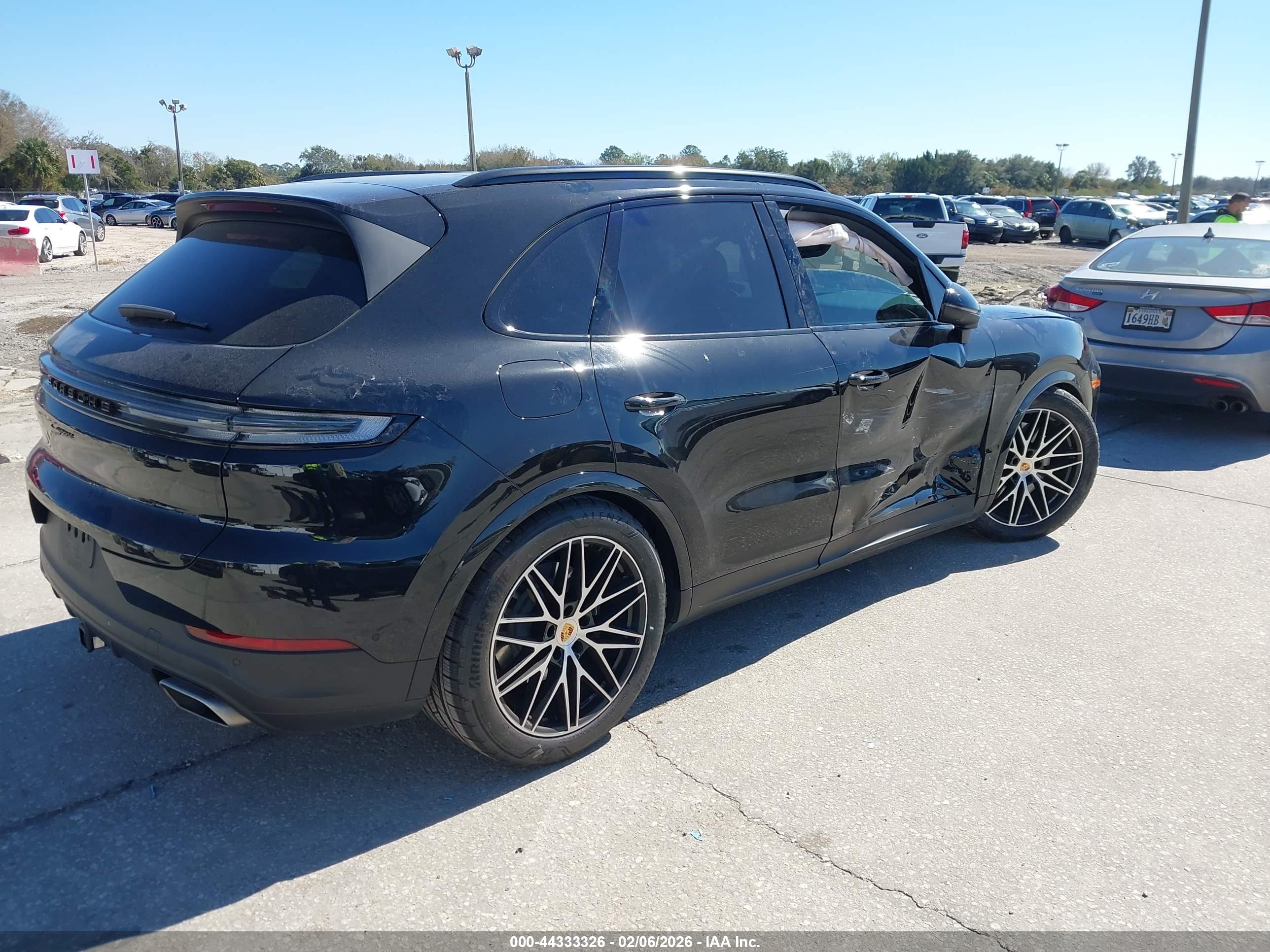 PORSCHE CAYENNE image 4