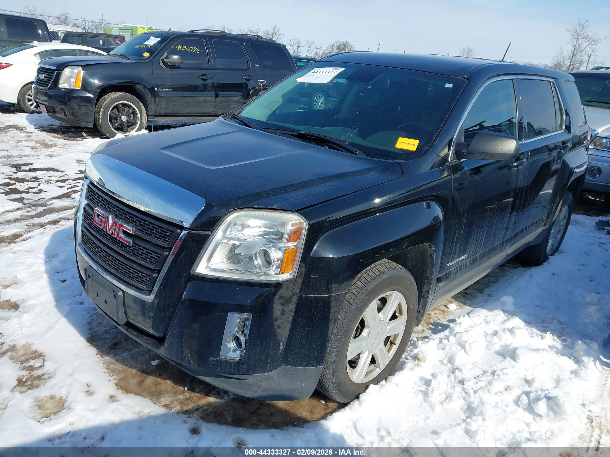 GMC TERRAIN image 2