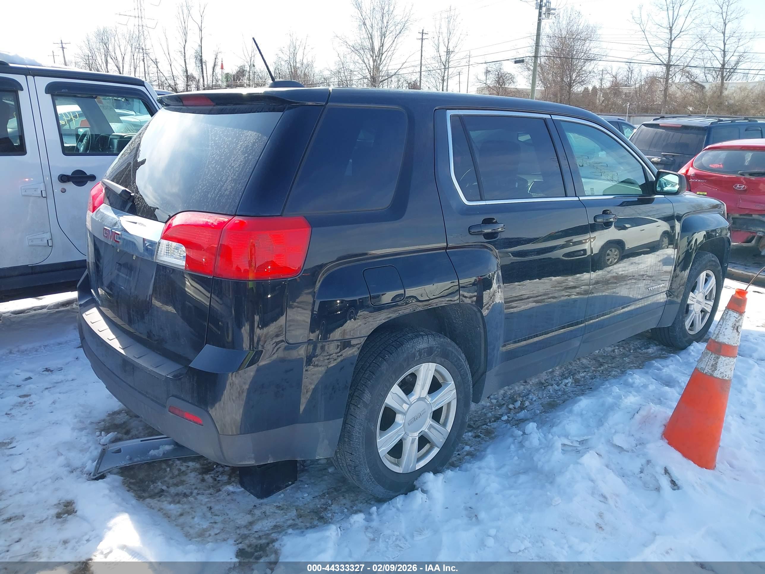 GMC TERRAIN image 4