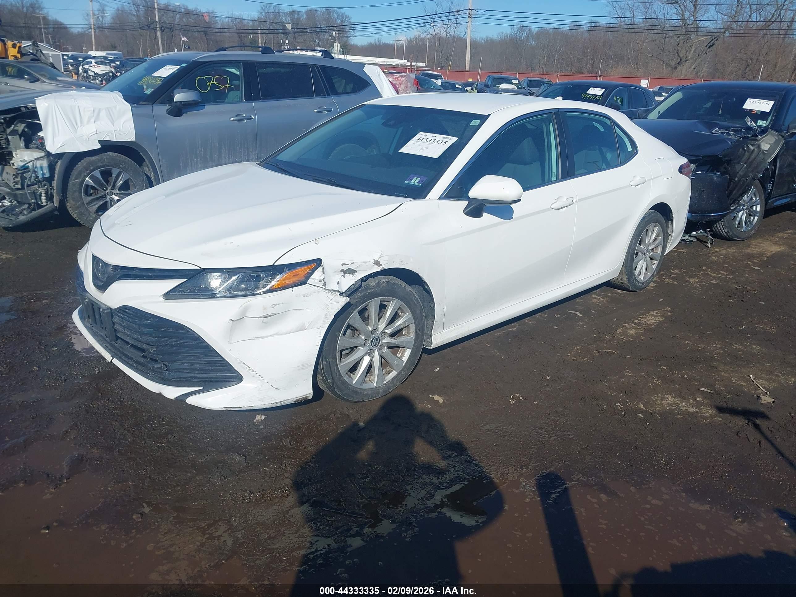 TOYOTA CAMRY image 2