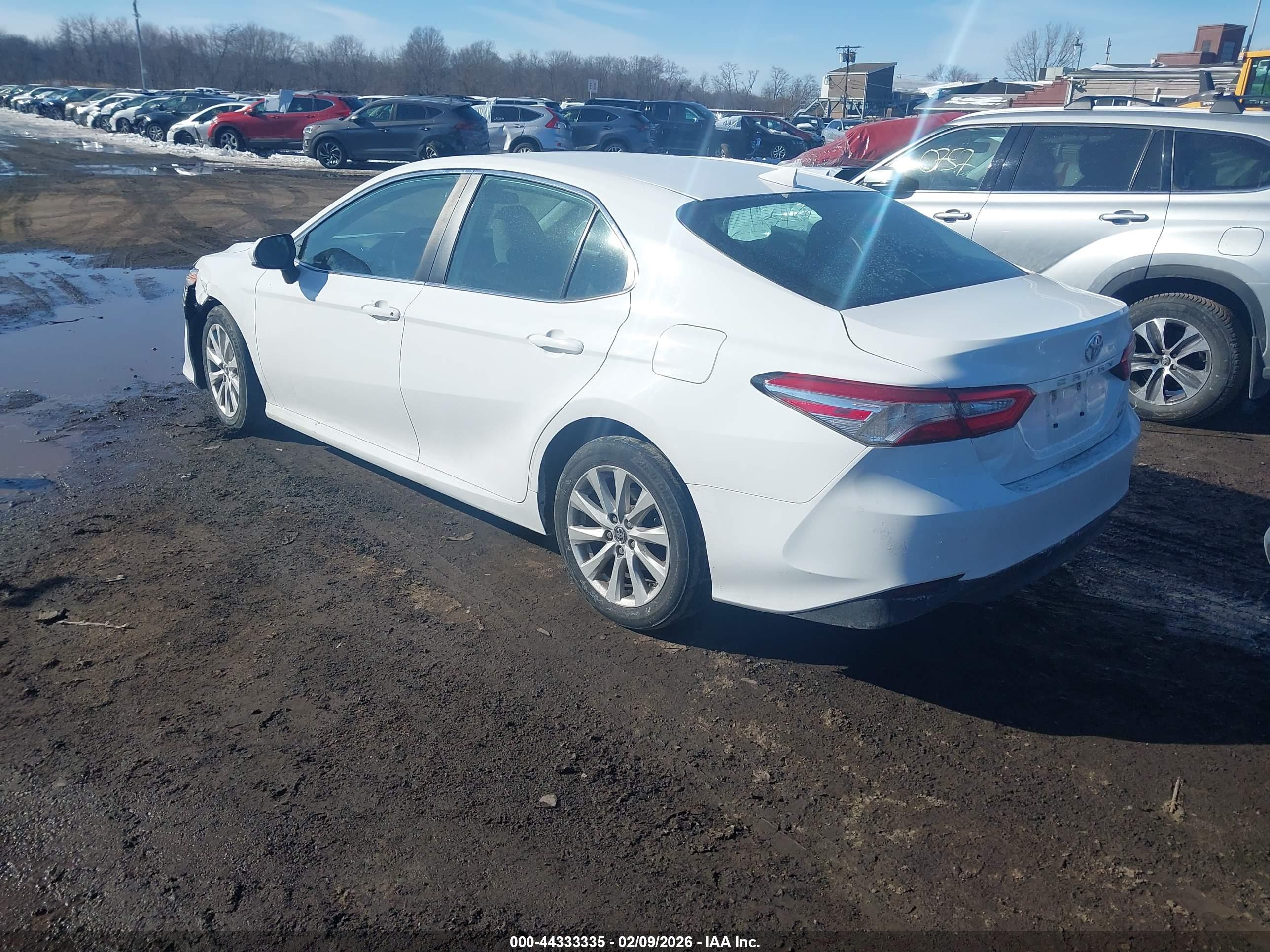 TOYOTA CAMRY image 3