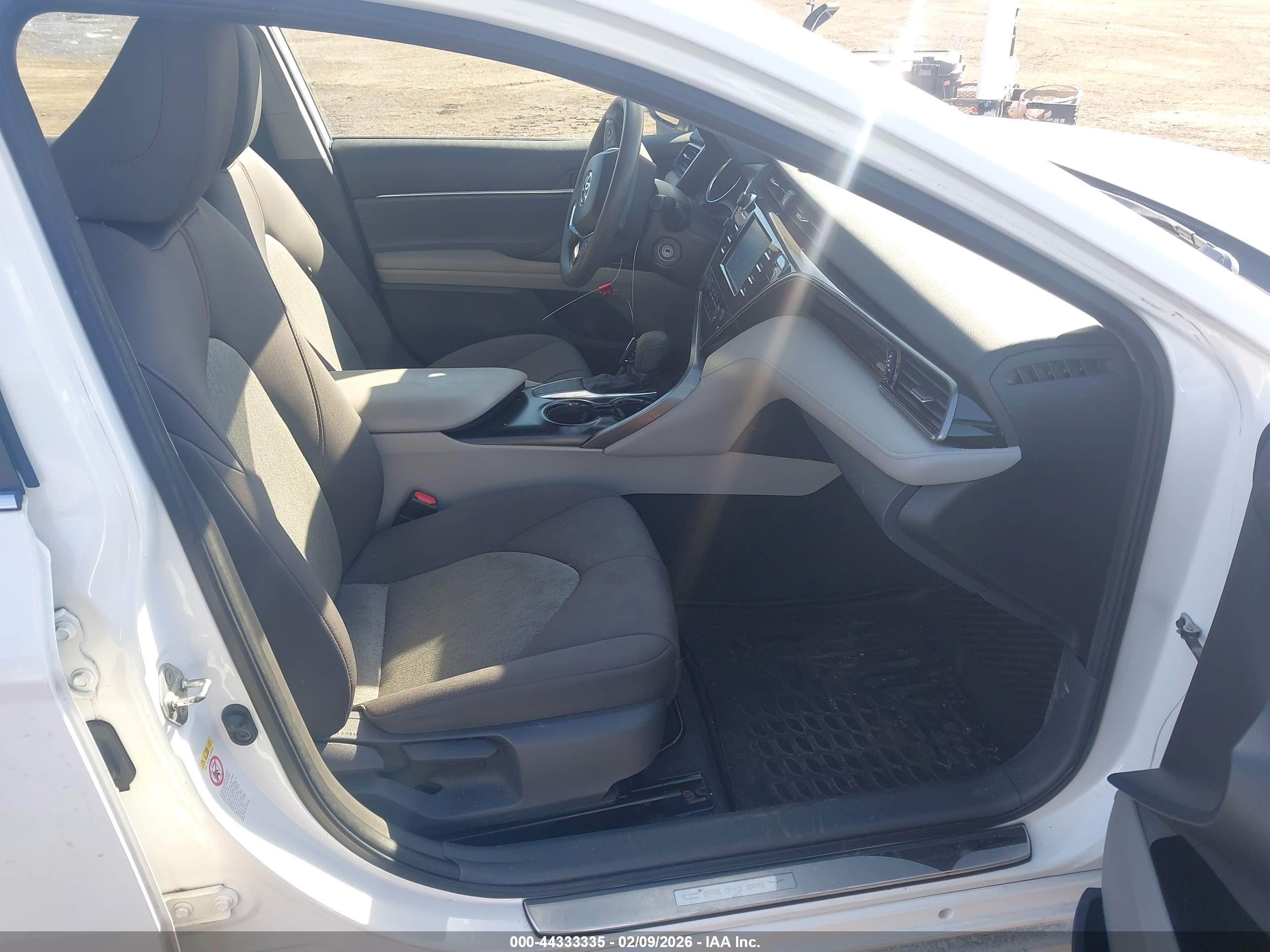 TOYOTA CAMRY image 5