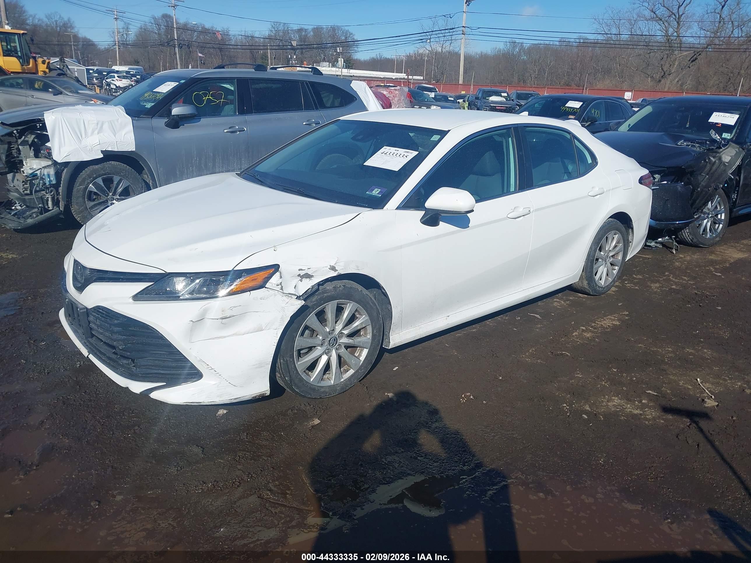 TOYOTA CAMRY image 6