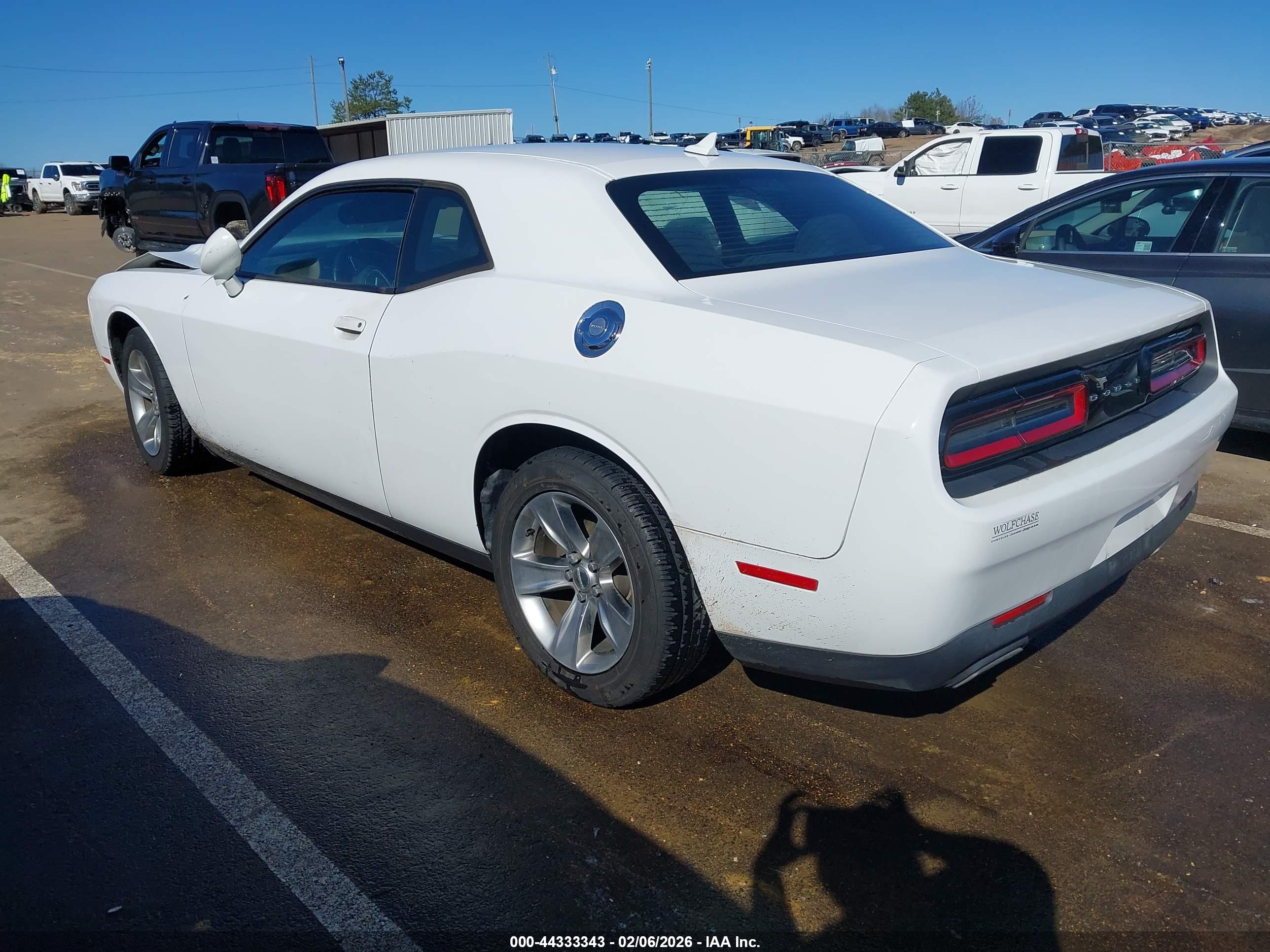 DODGE CHALLENGER image 3