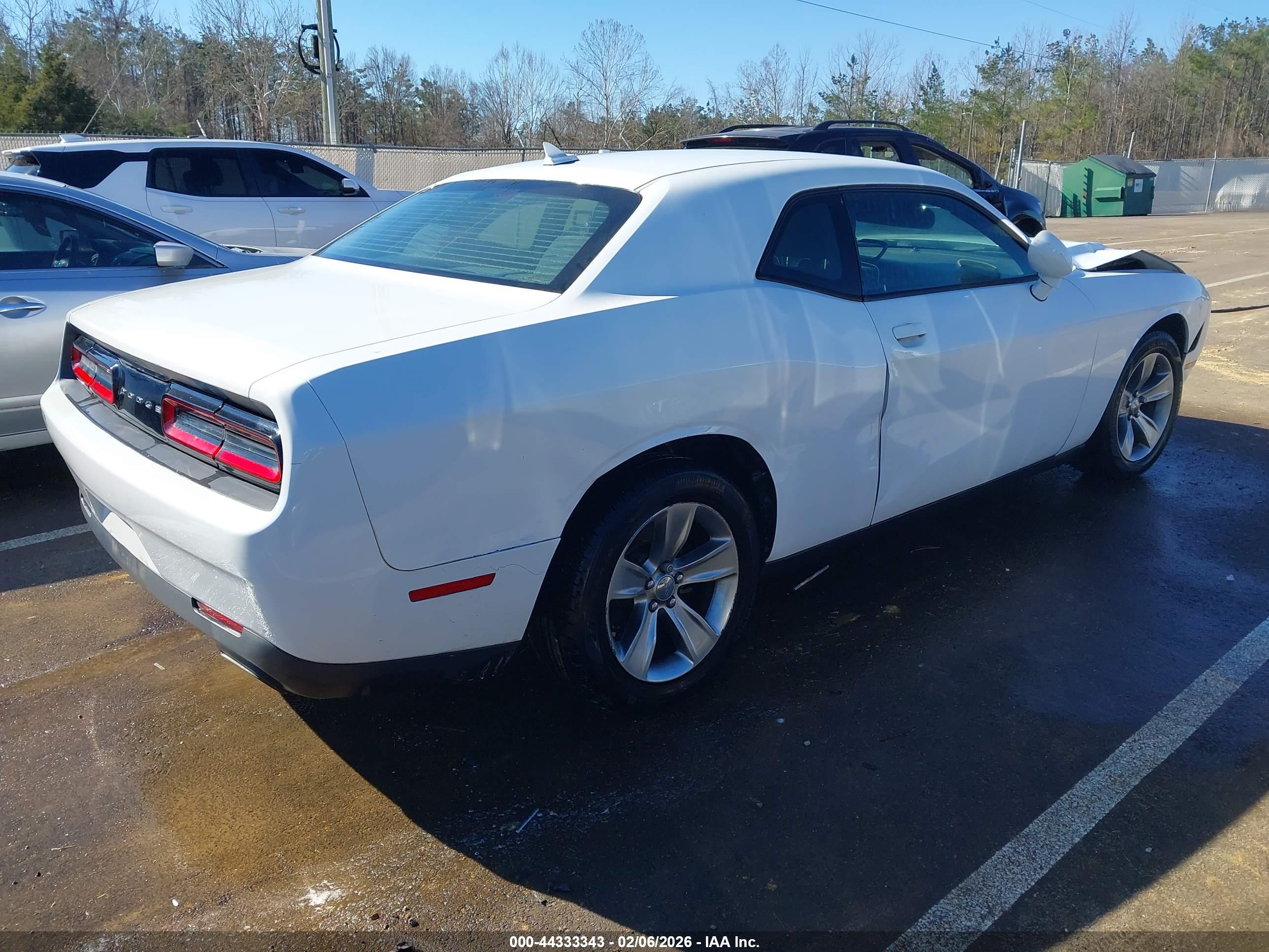 DODGE CHALLENGER image 4