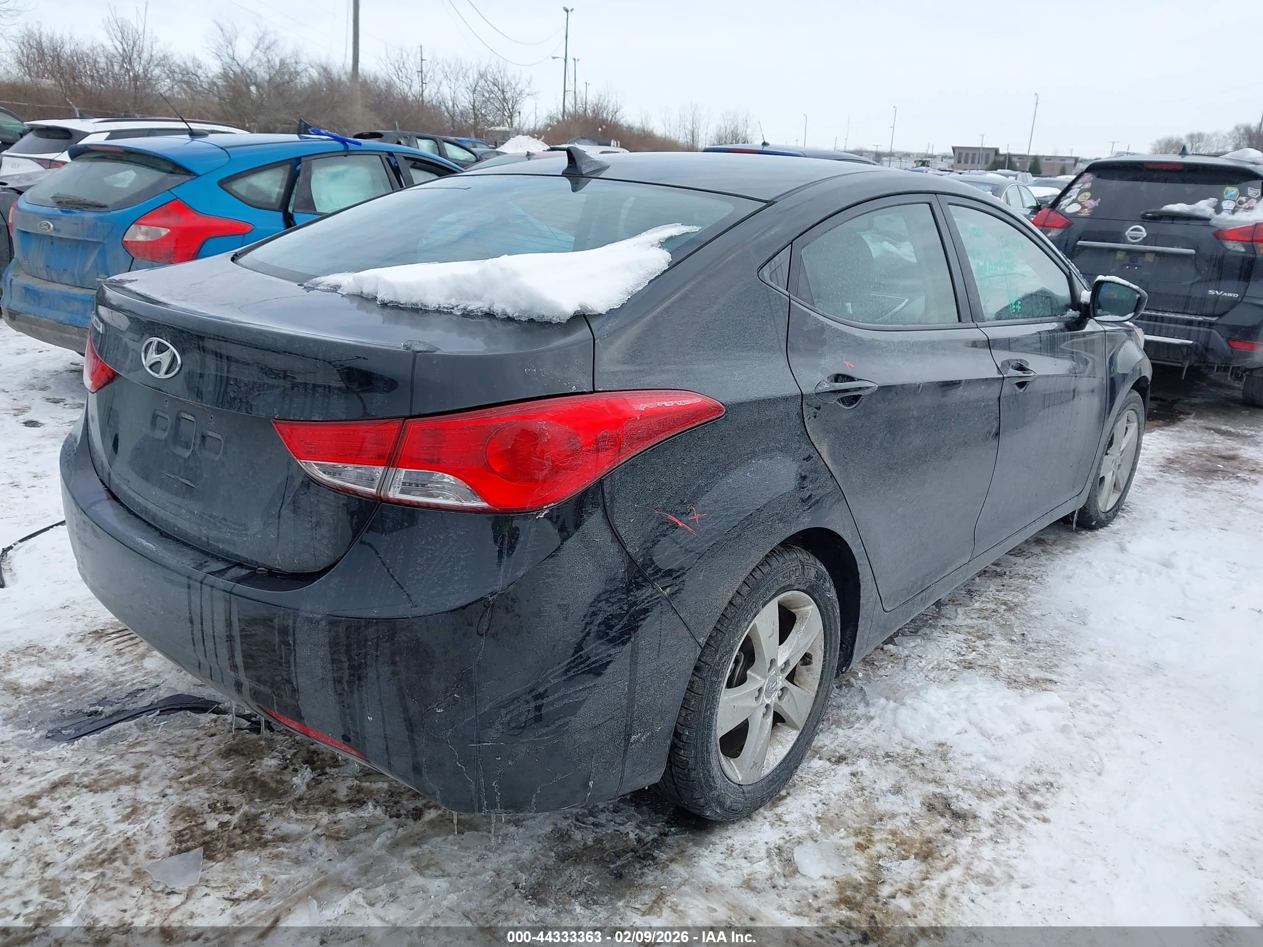 HYUNDAI ELANTRA image 4