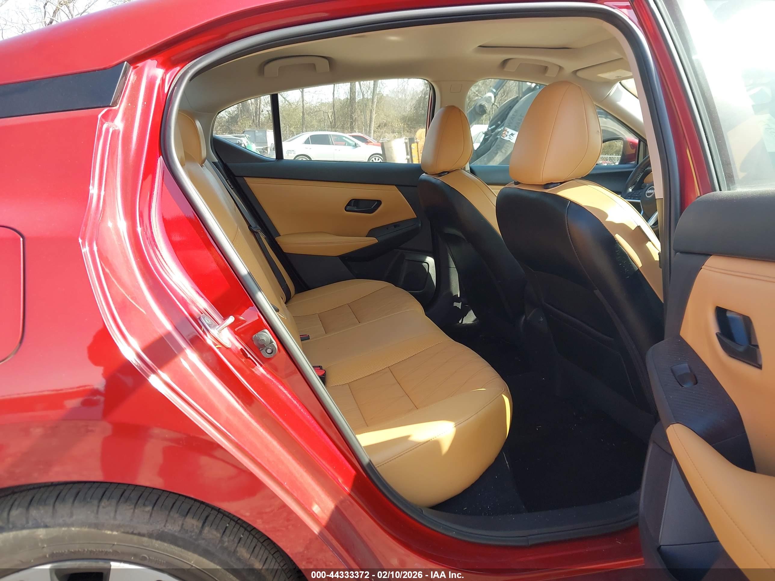NISSAN SENTRA image 8