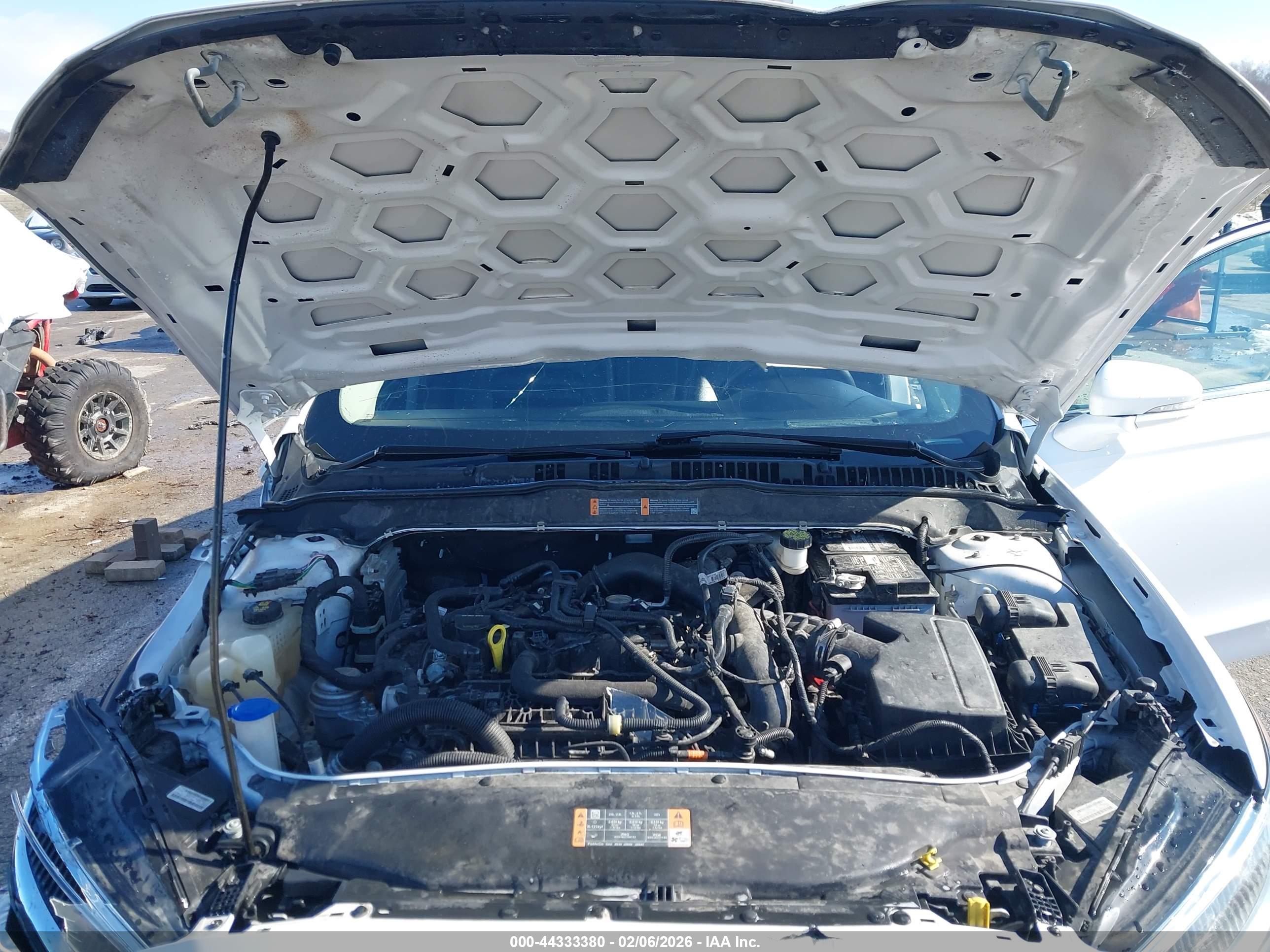 FORD FUSION image 10