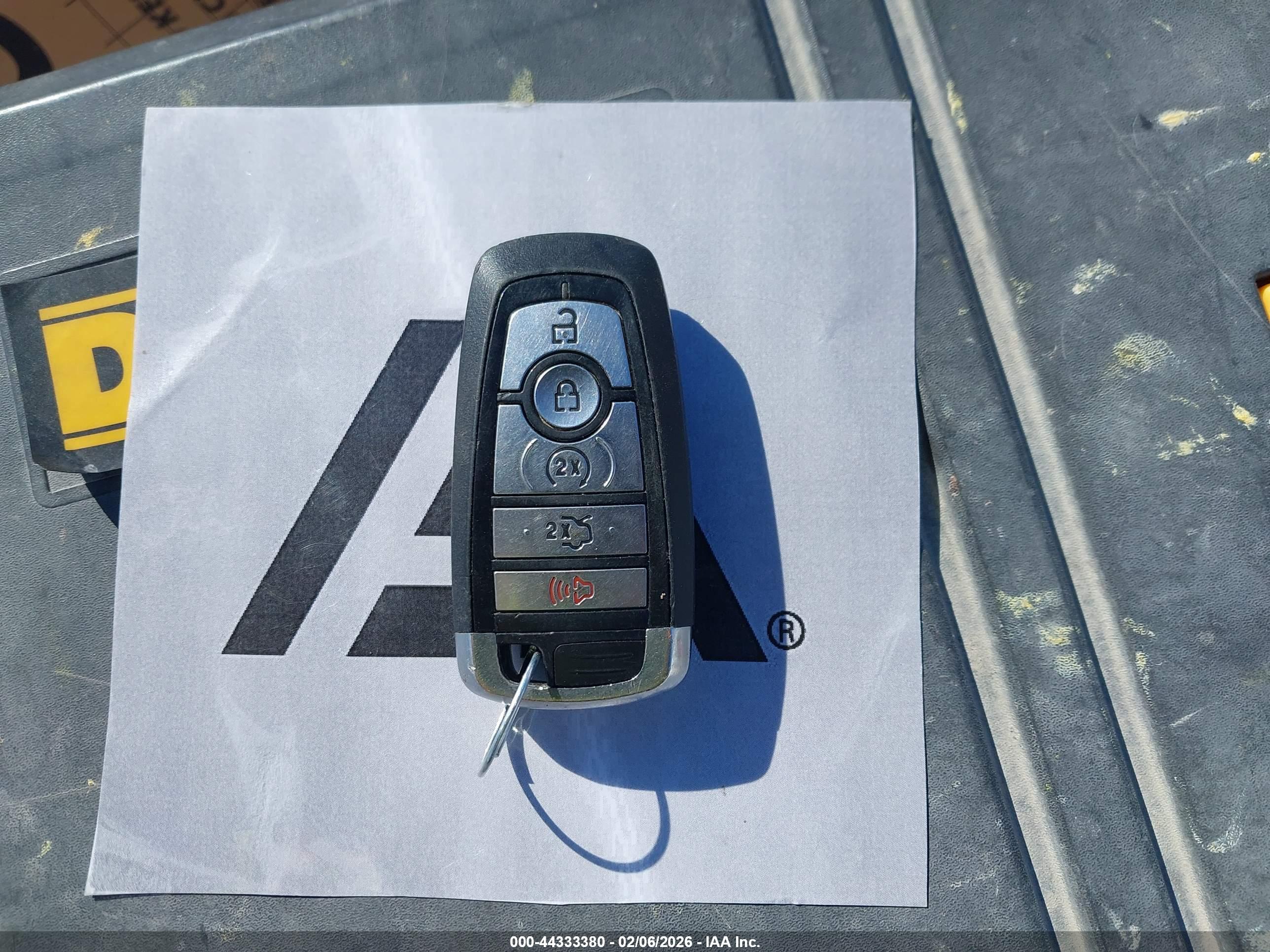 FORD FUSION image 11