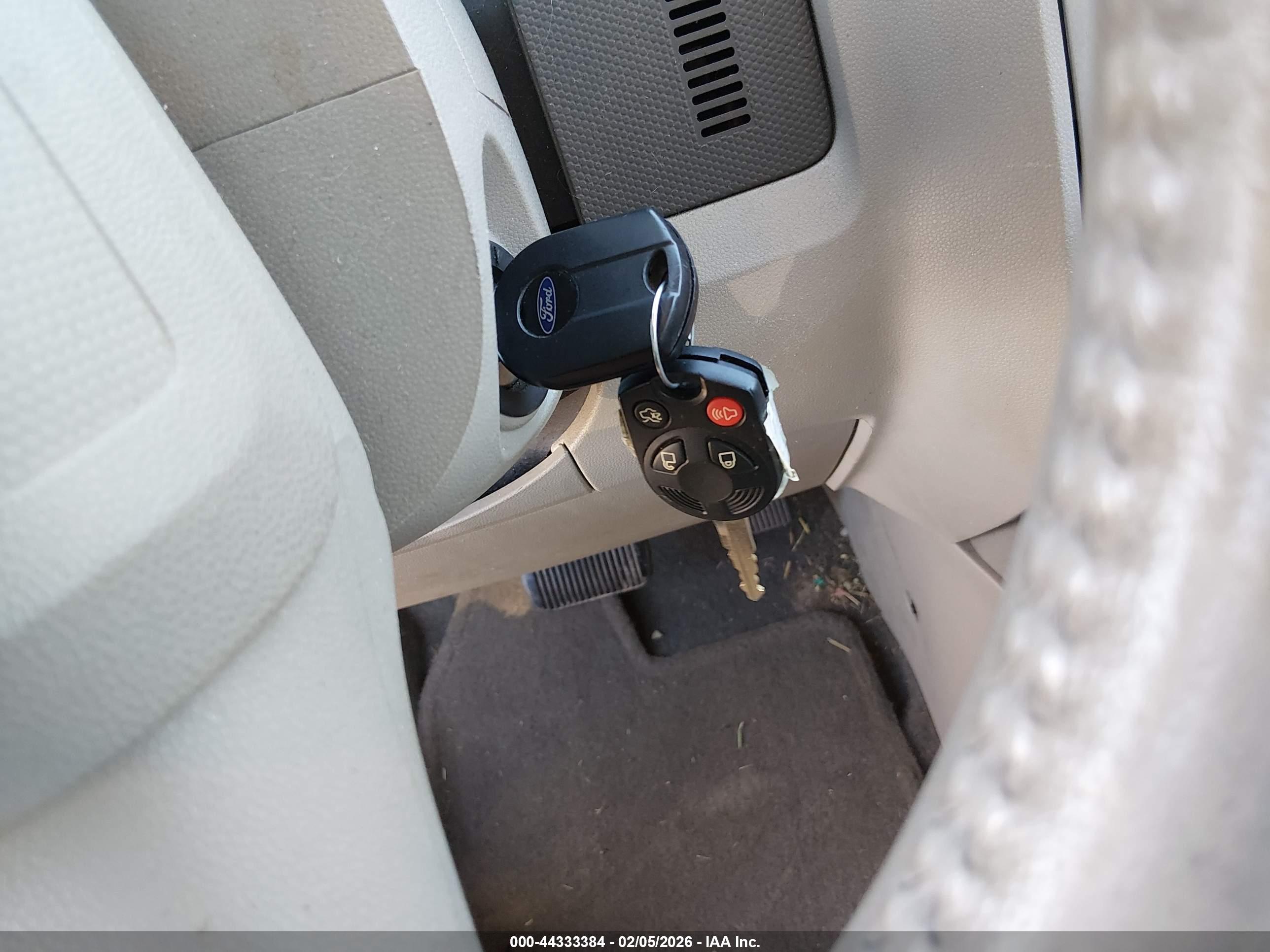 FORD ESCAPE image 11