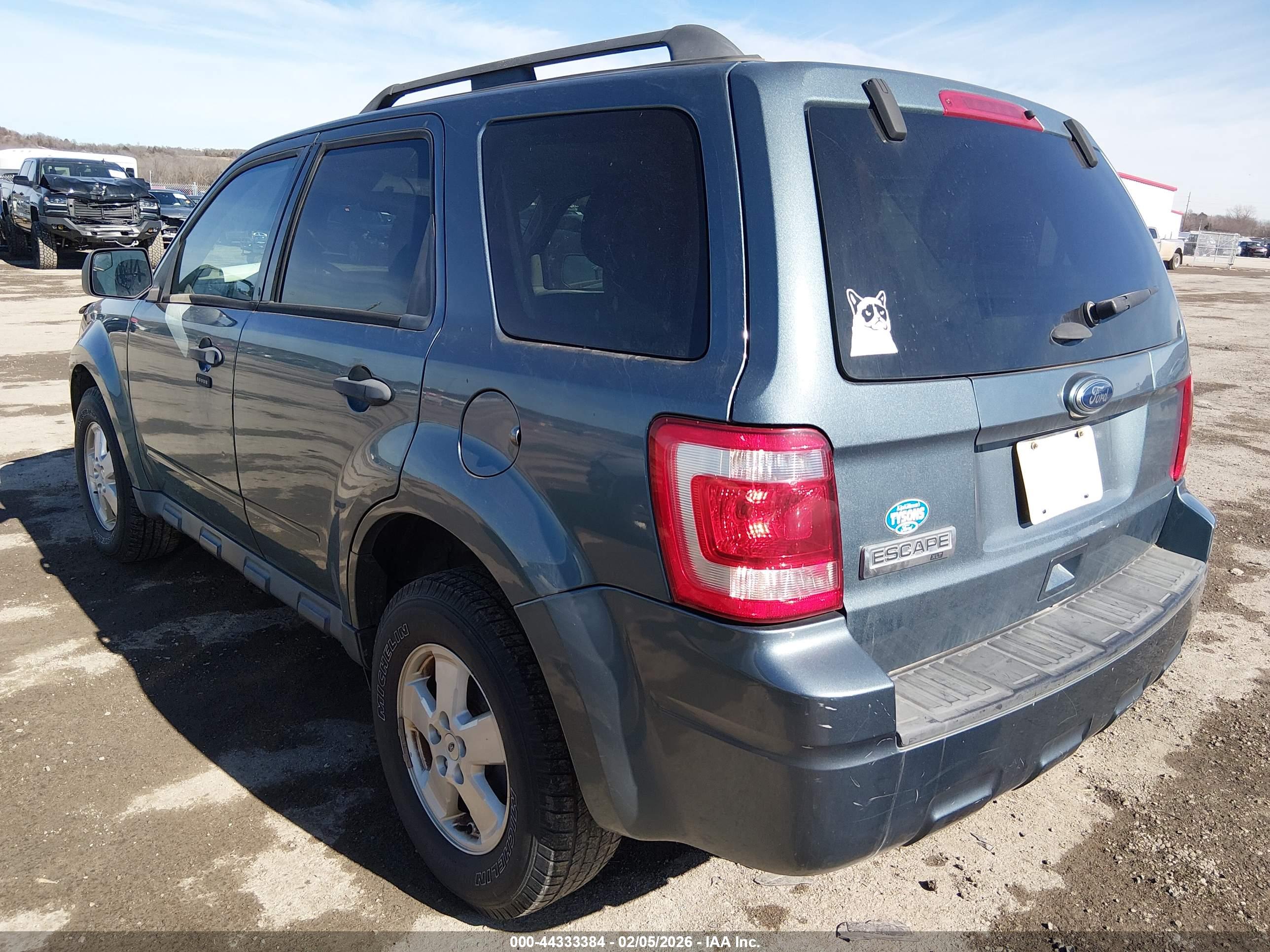 FORD ESCAPE image 3