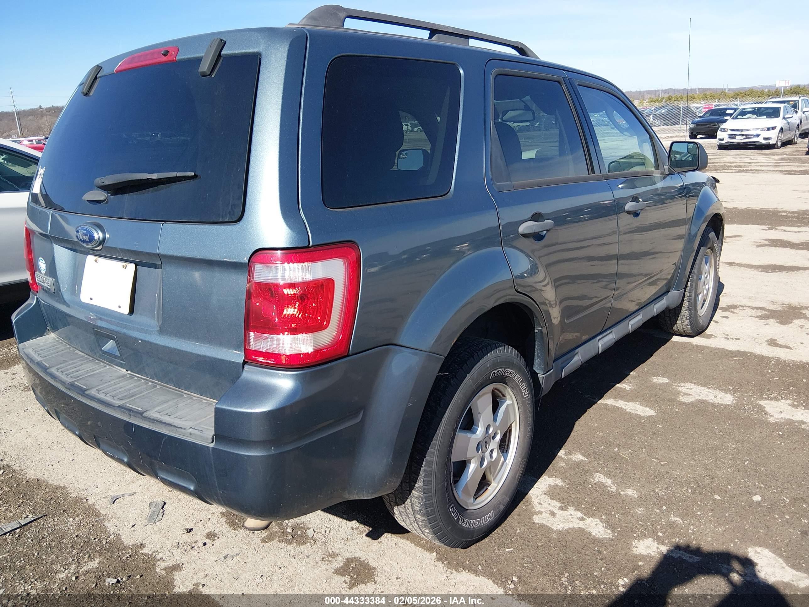 FORD ESCAPE image 4