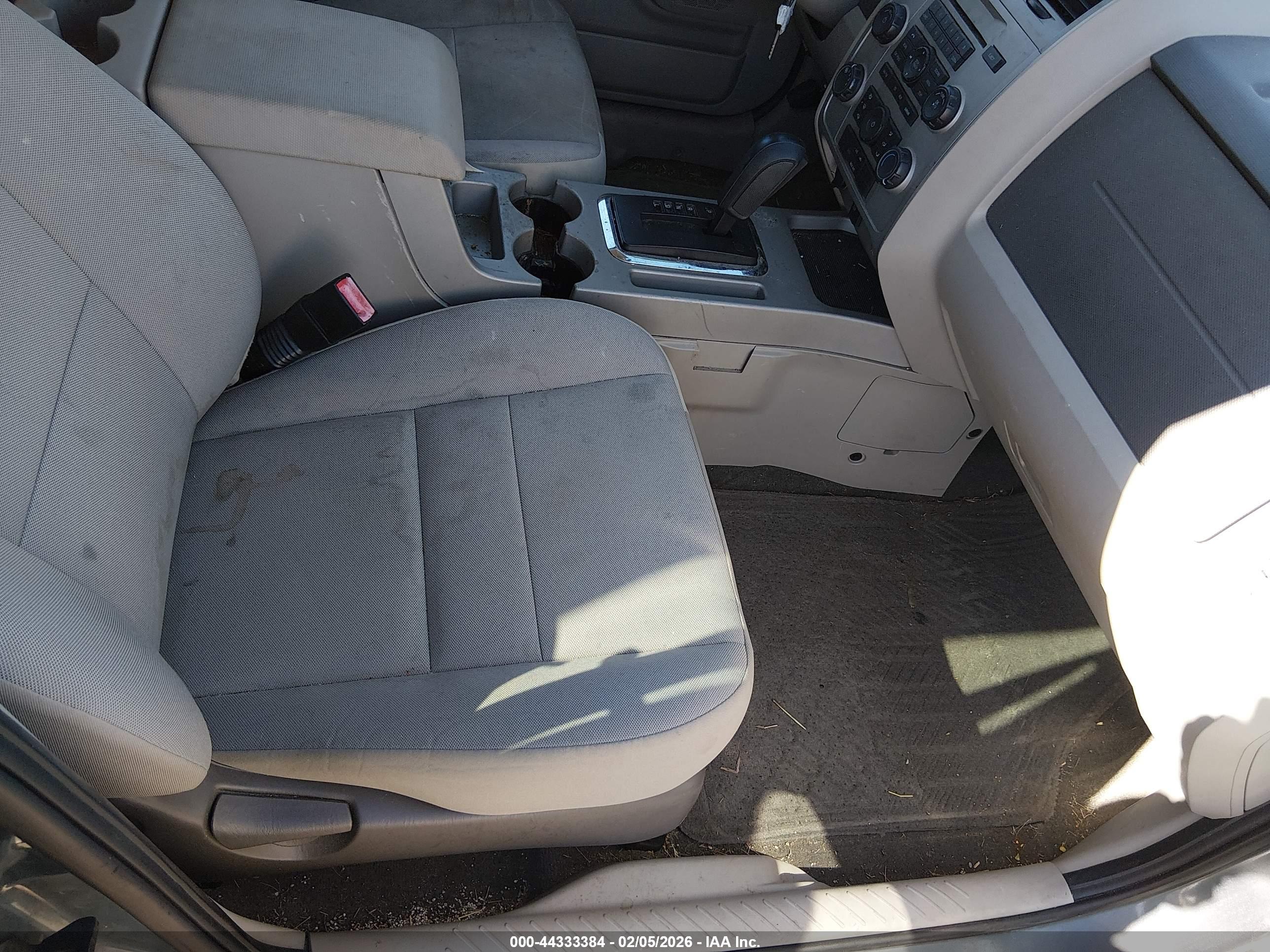 FORD ESCAPE image 5