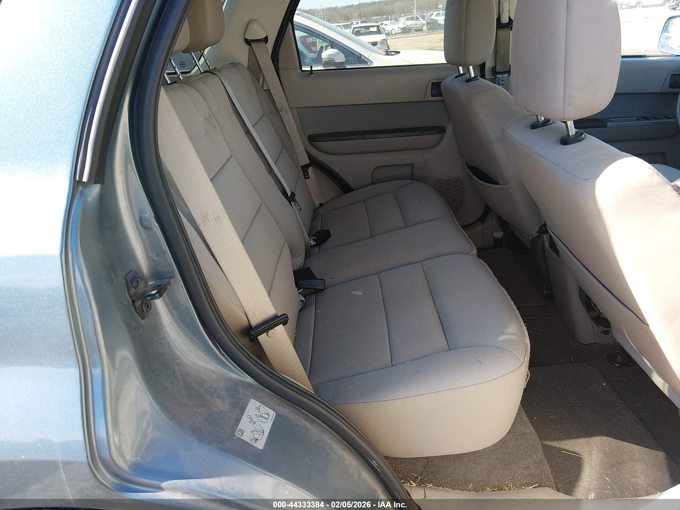 FORD ESCAPE image 8