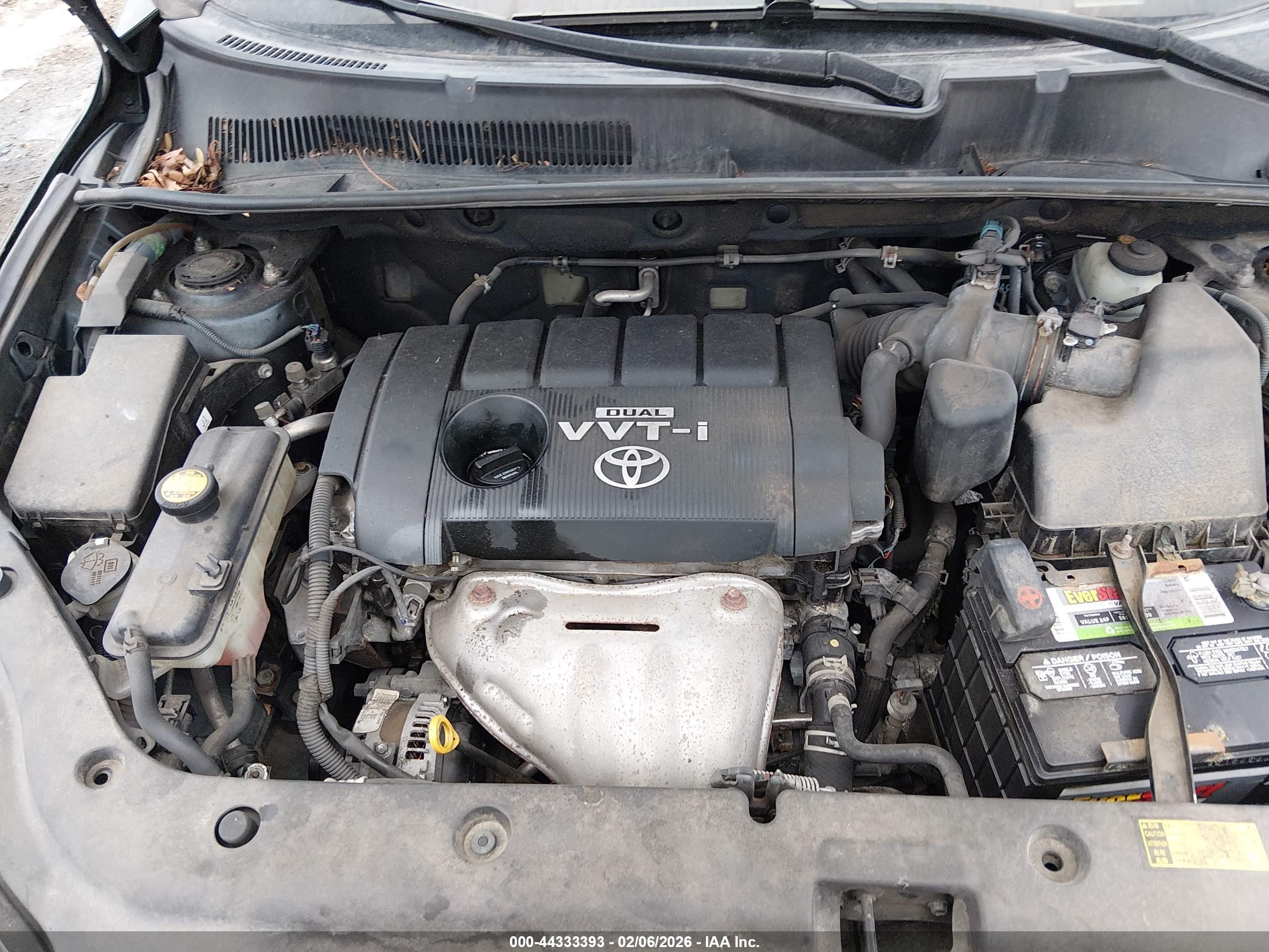TOYOTA RAV4 image 10