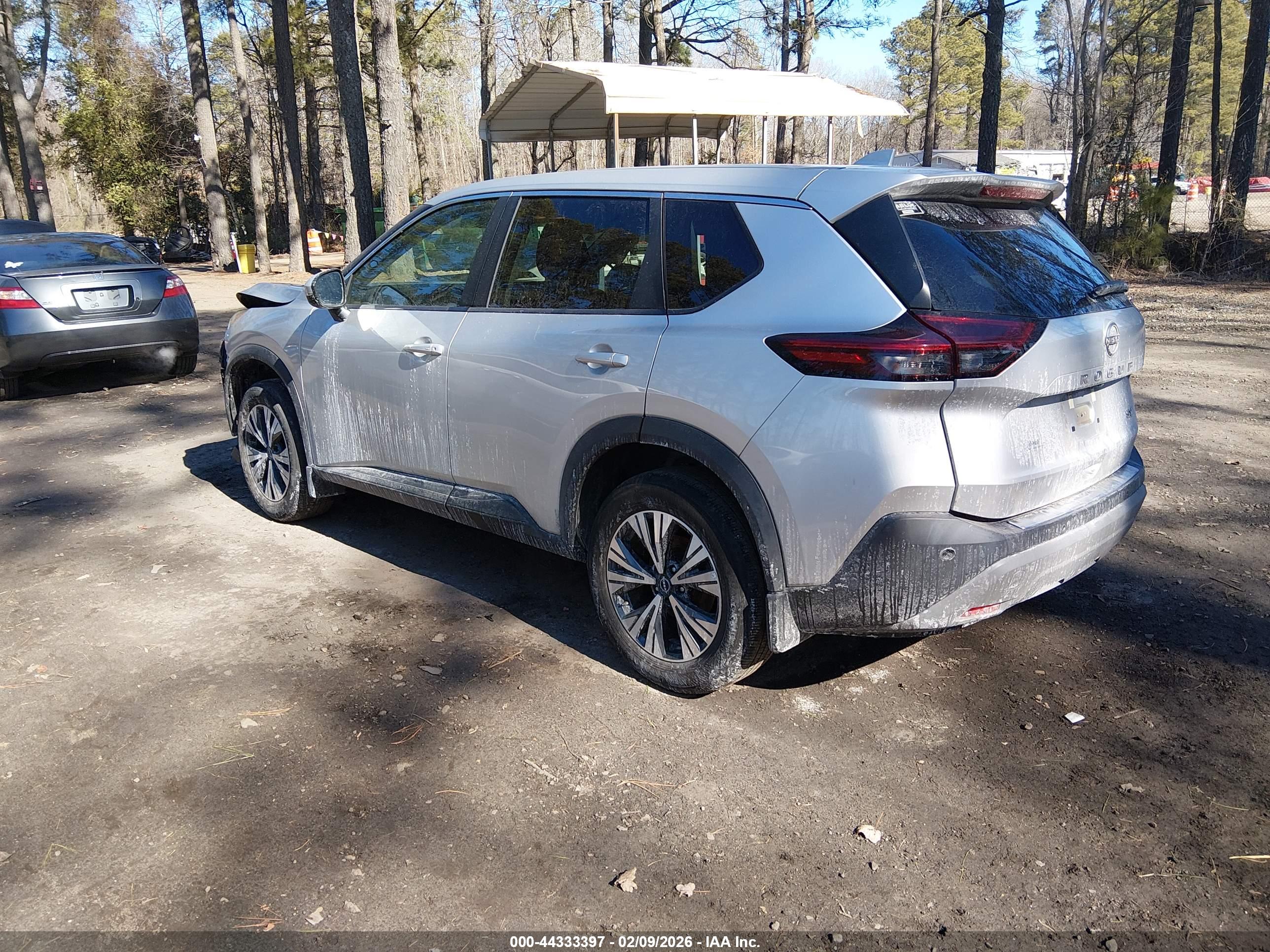 NISSAN ROGUE image 3
