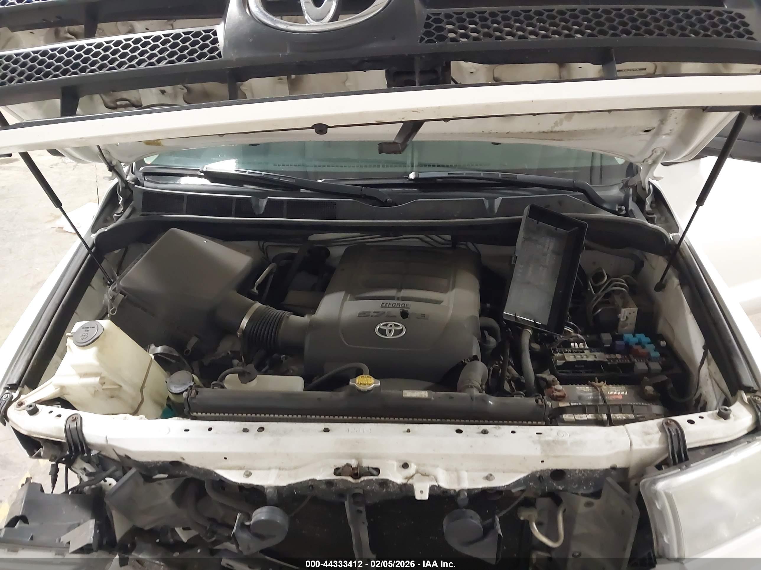 TOYOTA TUNDRA image 10
