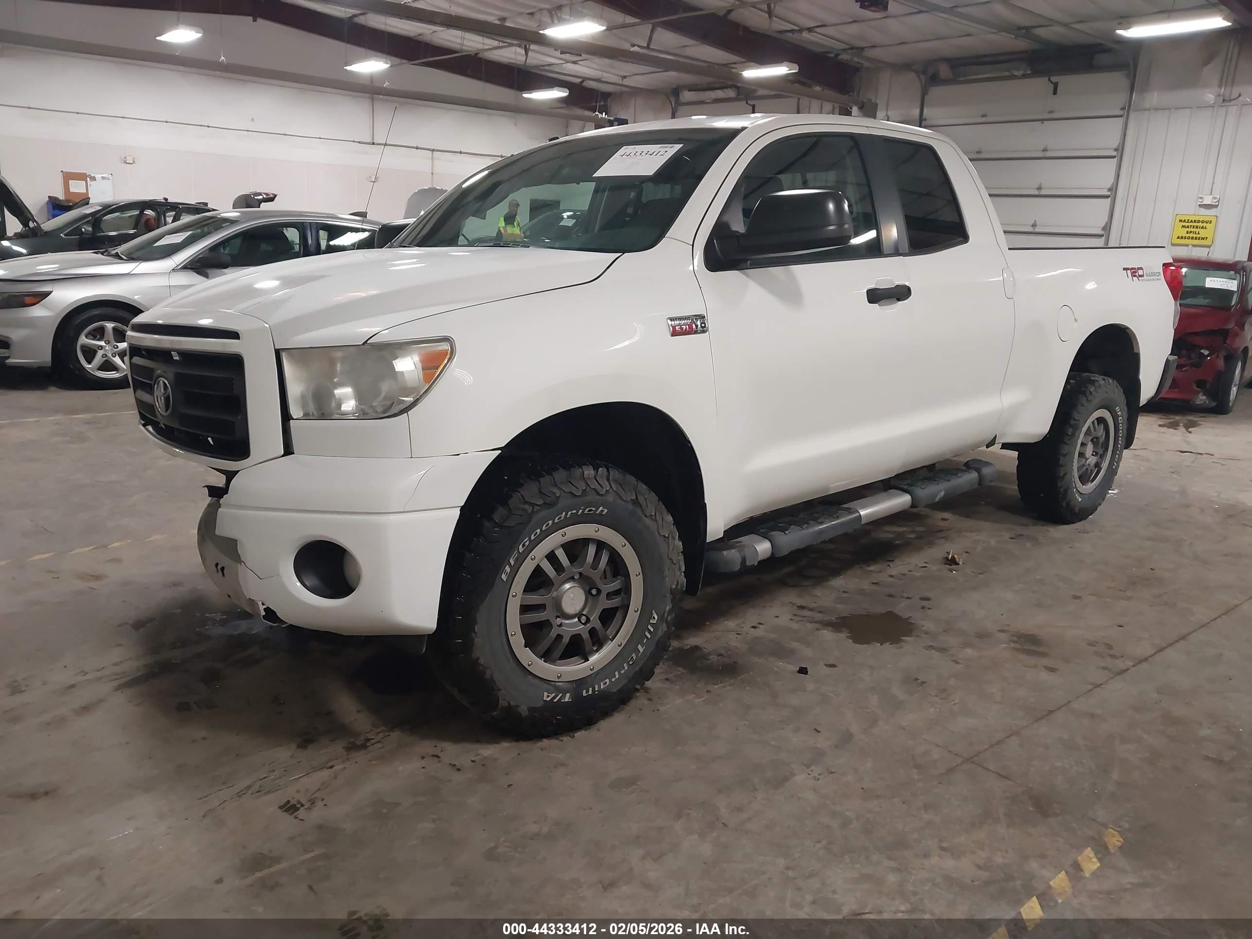 TOYOTA TUNDRA image 2