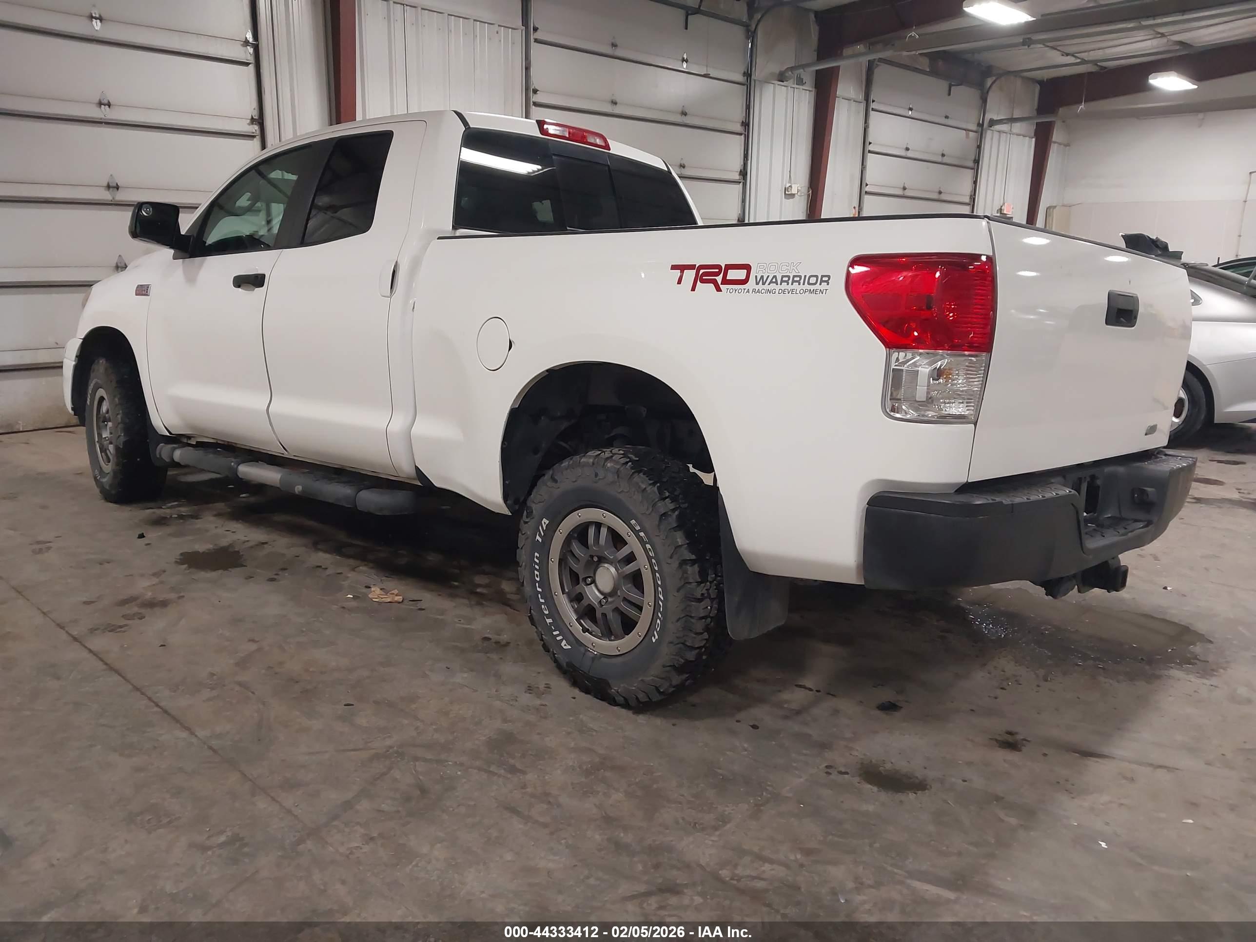 TOYOTA TUNDRA image 3