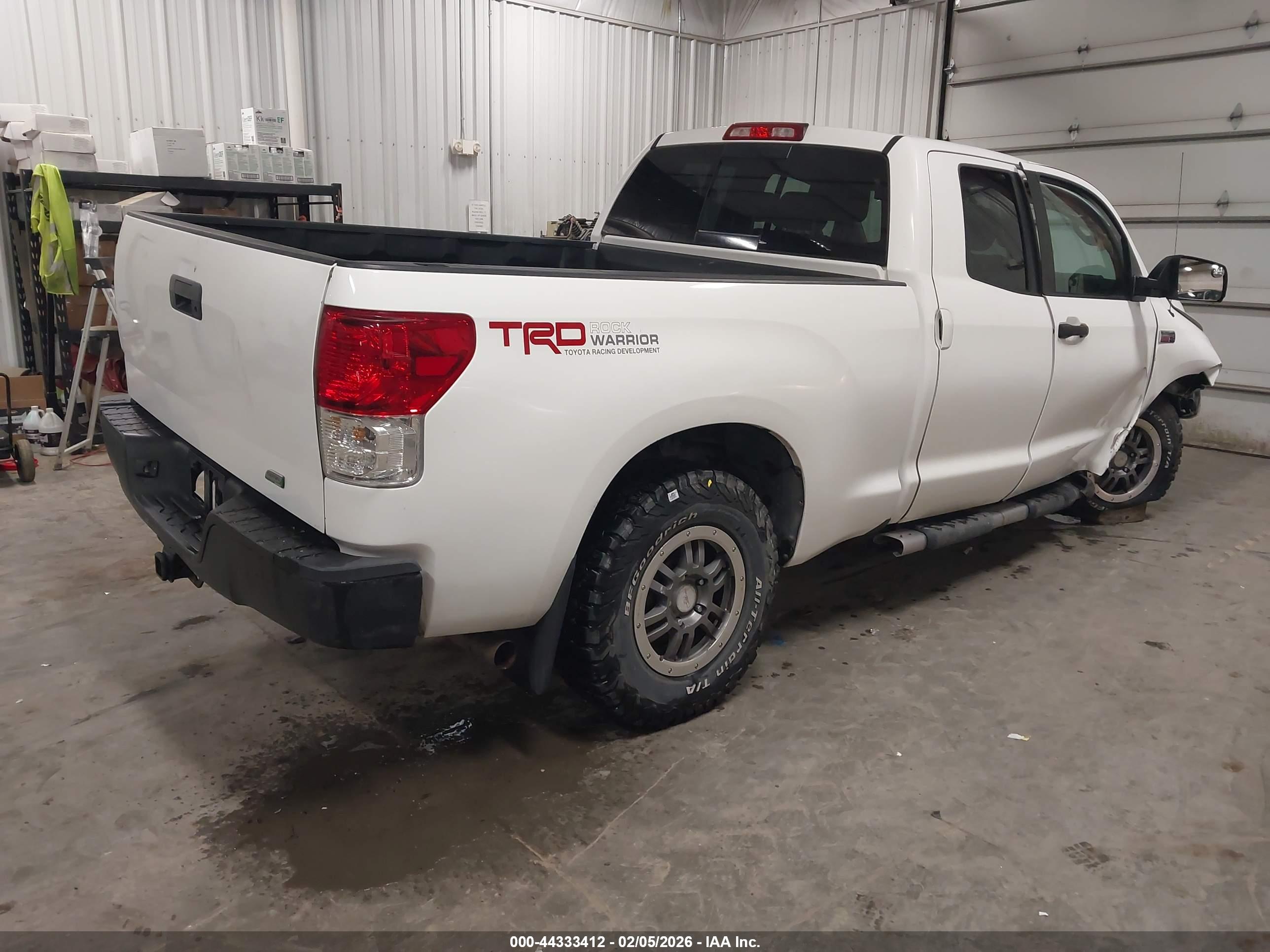 TOYOTA TUNDRA image 4