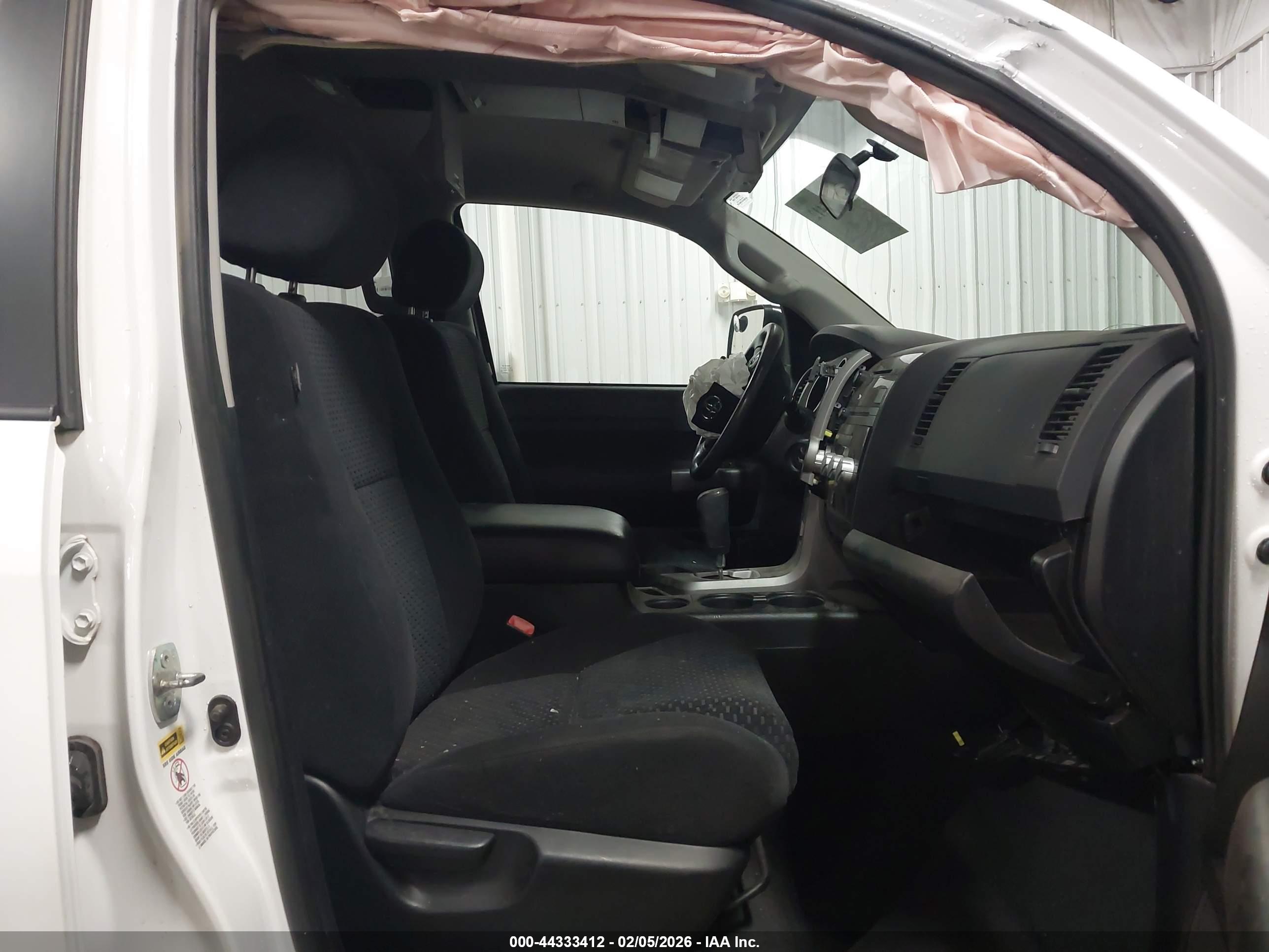TOYOTA TUNDRA image 5
