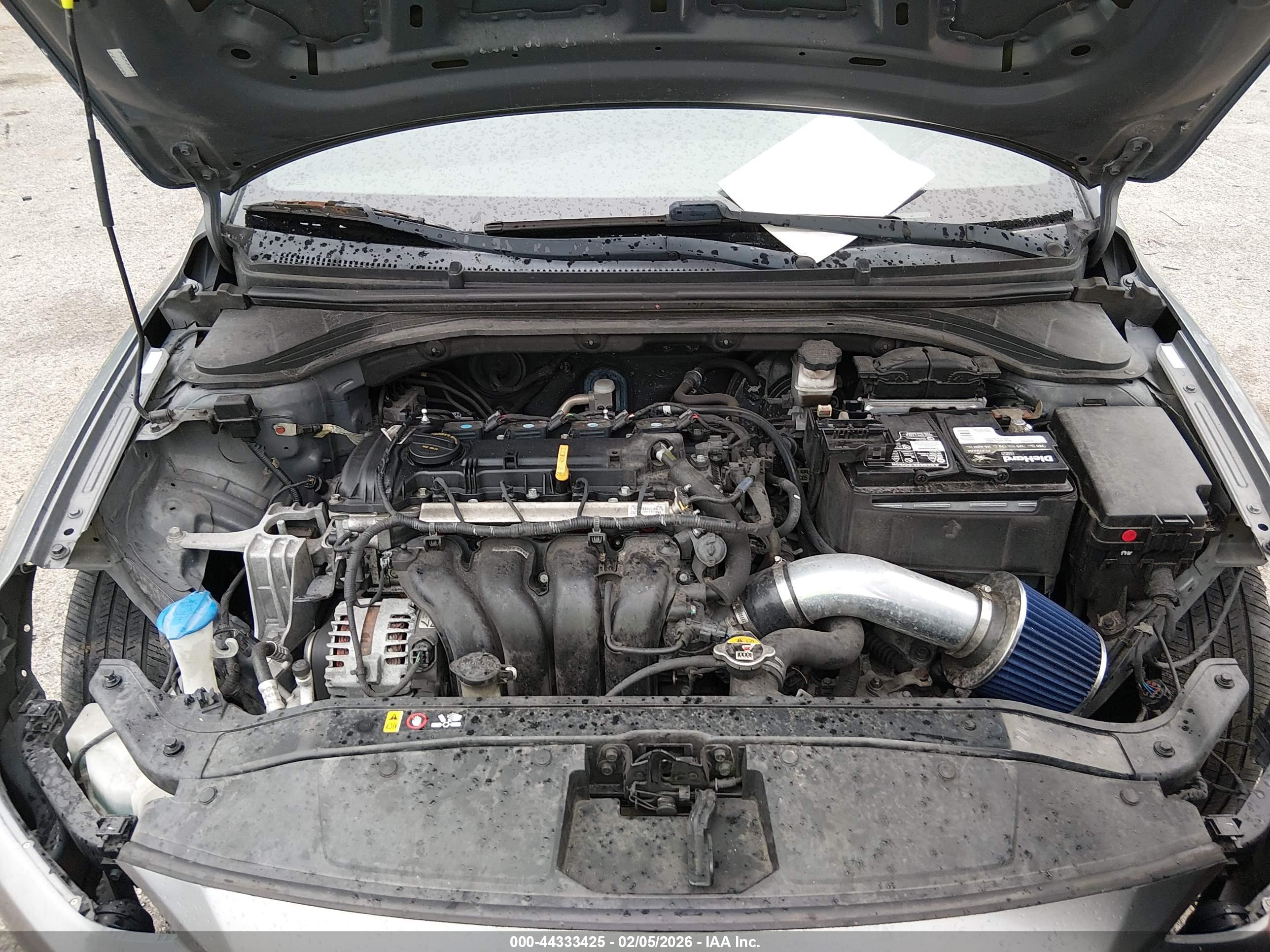 HYUNDAI ELANTRA image 10