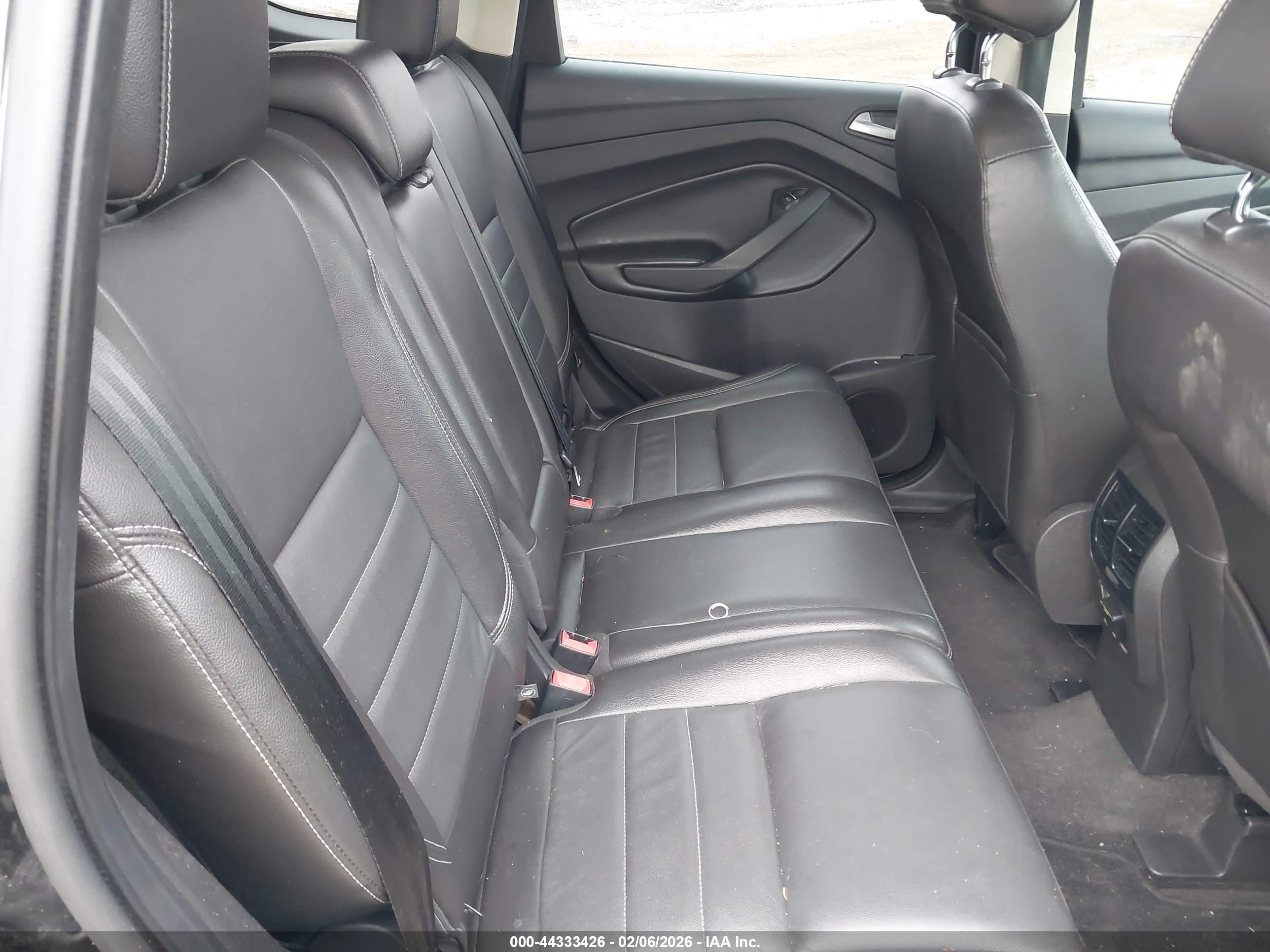 FORD ESCAPE image 8
