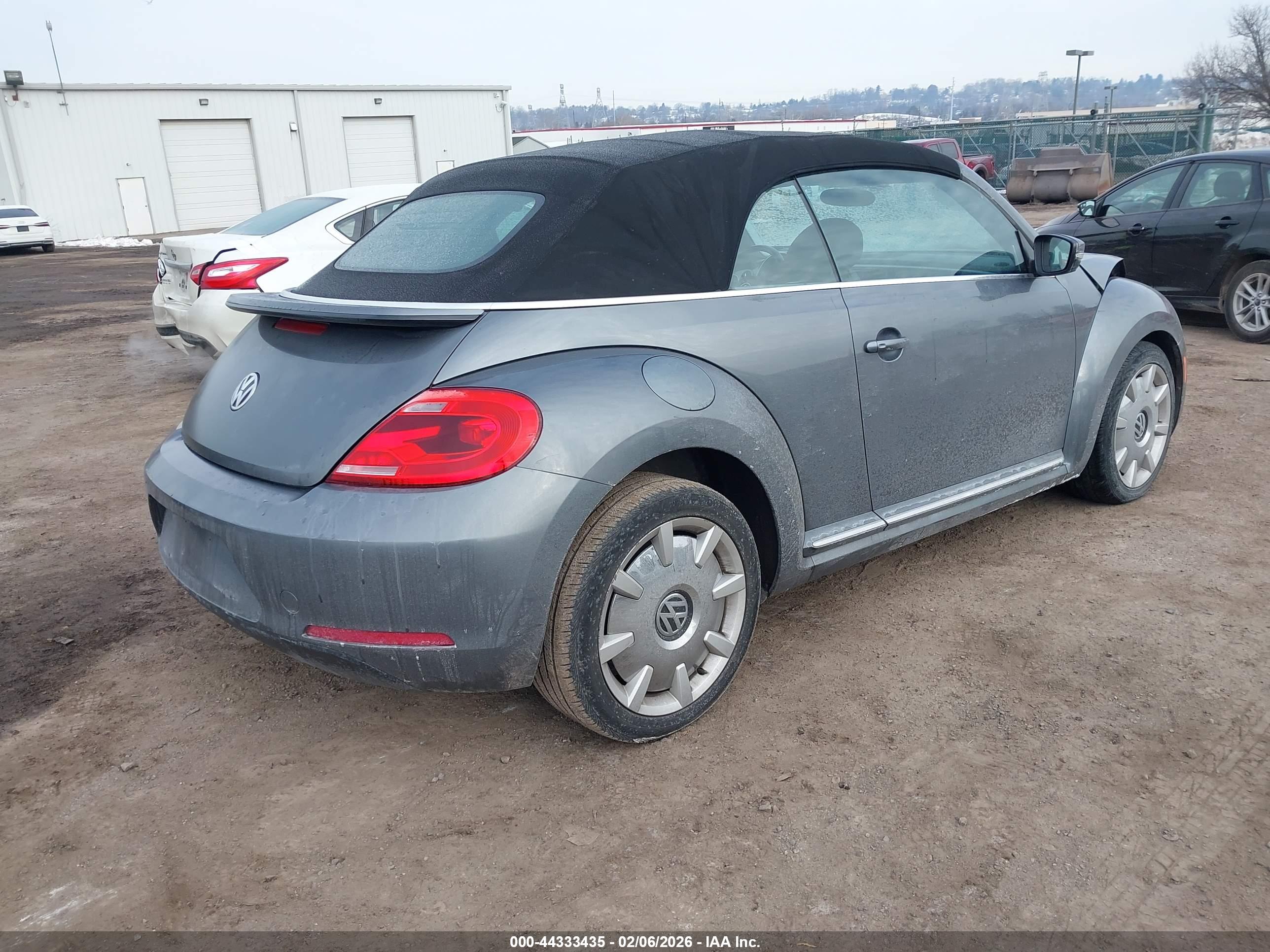 VOLKSWAGEN BEETLE image 4